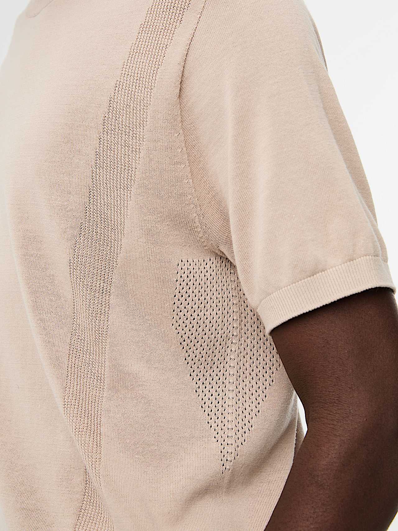 AlphaTauri | FINO V1.Y10.01 | 3D-Strick-T-Shirt aus Baumwoll-Leinen-Mix in Dune für Herren