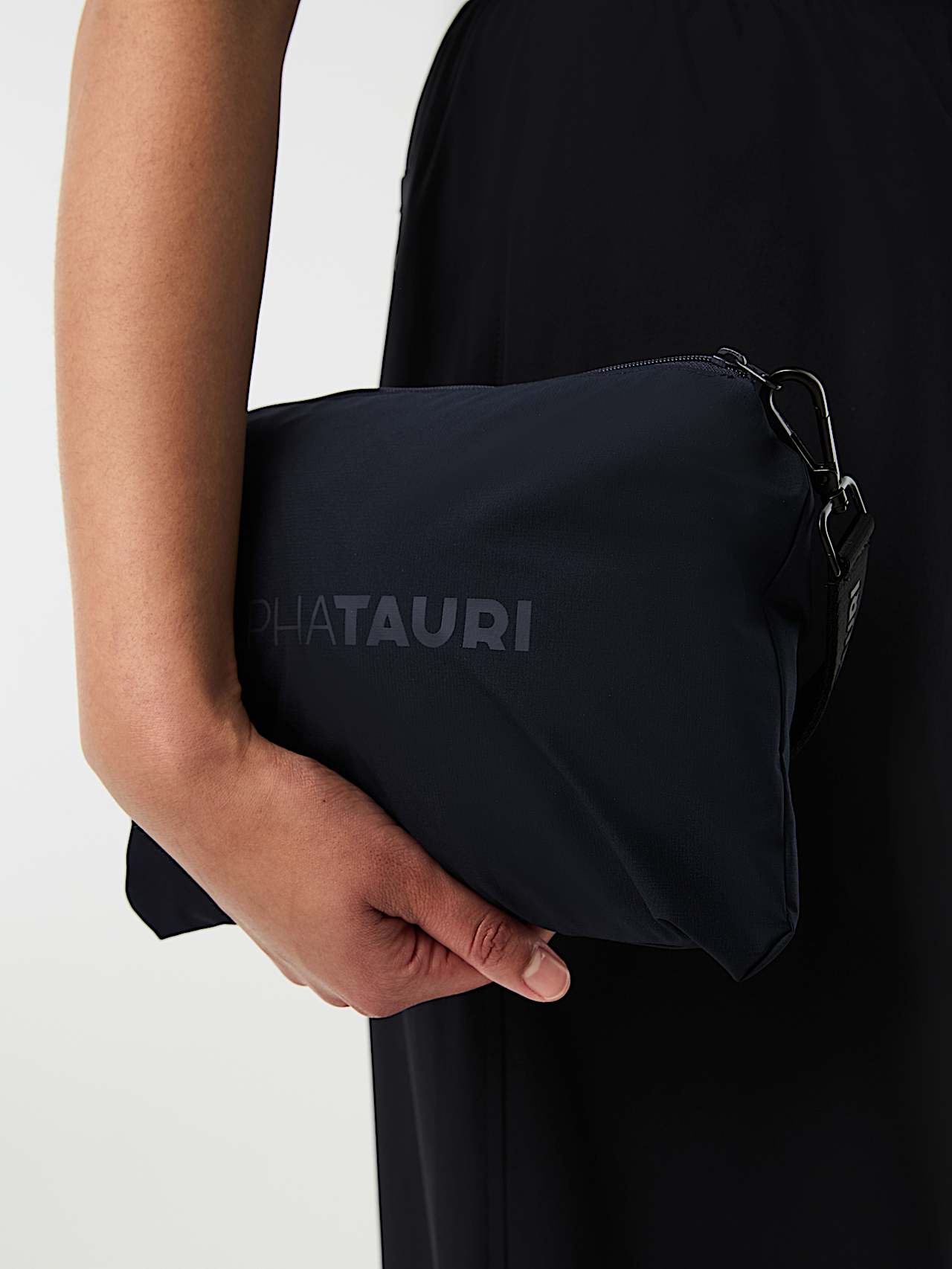 AlphaTauri | ORAS V1.Y10.01 | Leichte Tauroshield® Packable Regenjacke in Dark Navy für Damen