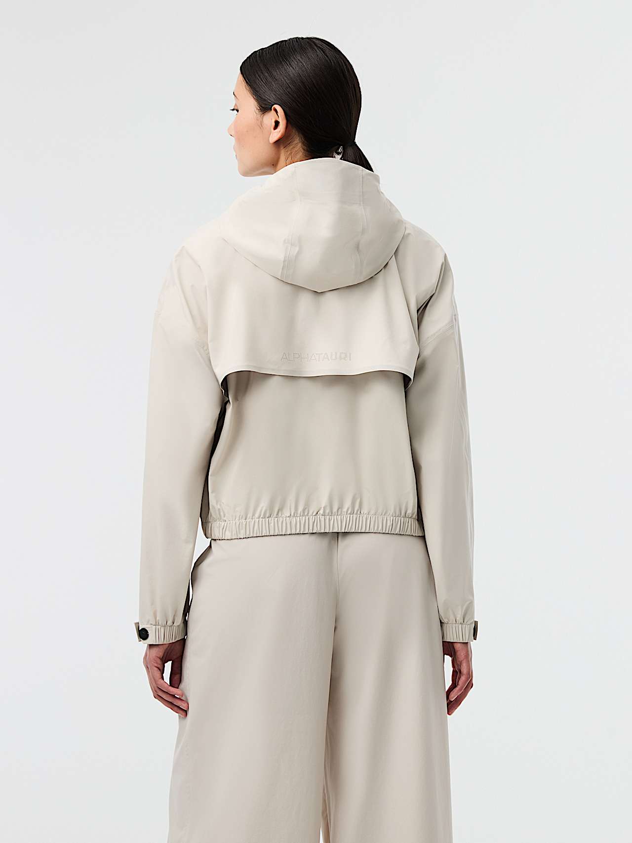 AlphaTauri | ORAS V1.Y10.01 | Giacca impermeabile Tauroshield® leggera ripiegabile in Stone for Donna