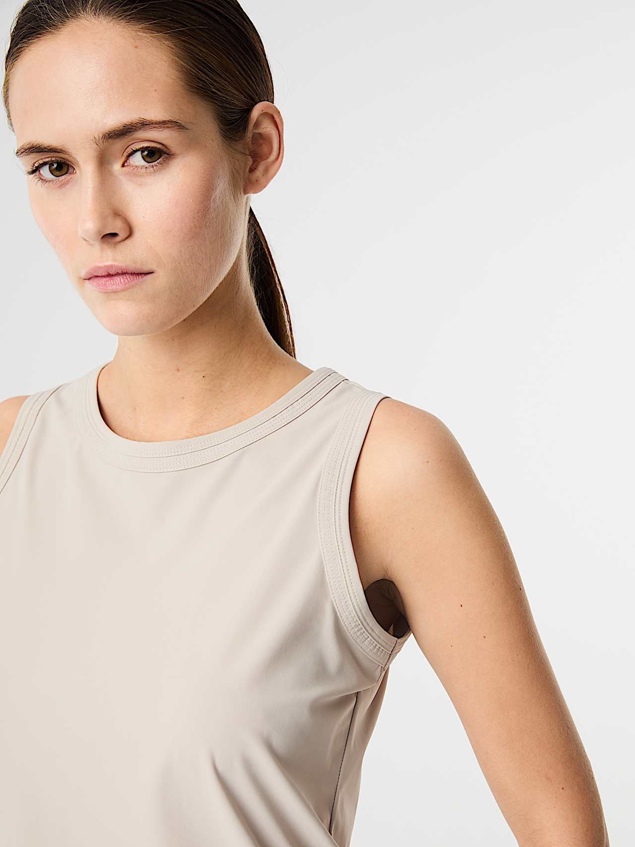 AlphaTauri | JANI V1.Y10.01 | Camiseta de tirantes de punto Power Stretch in Stone for Mujer