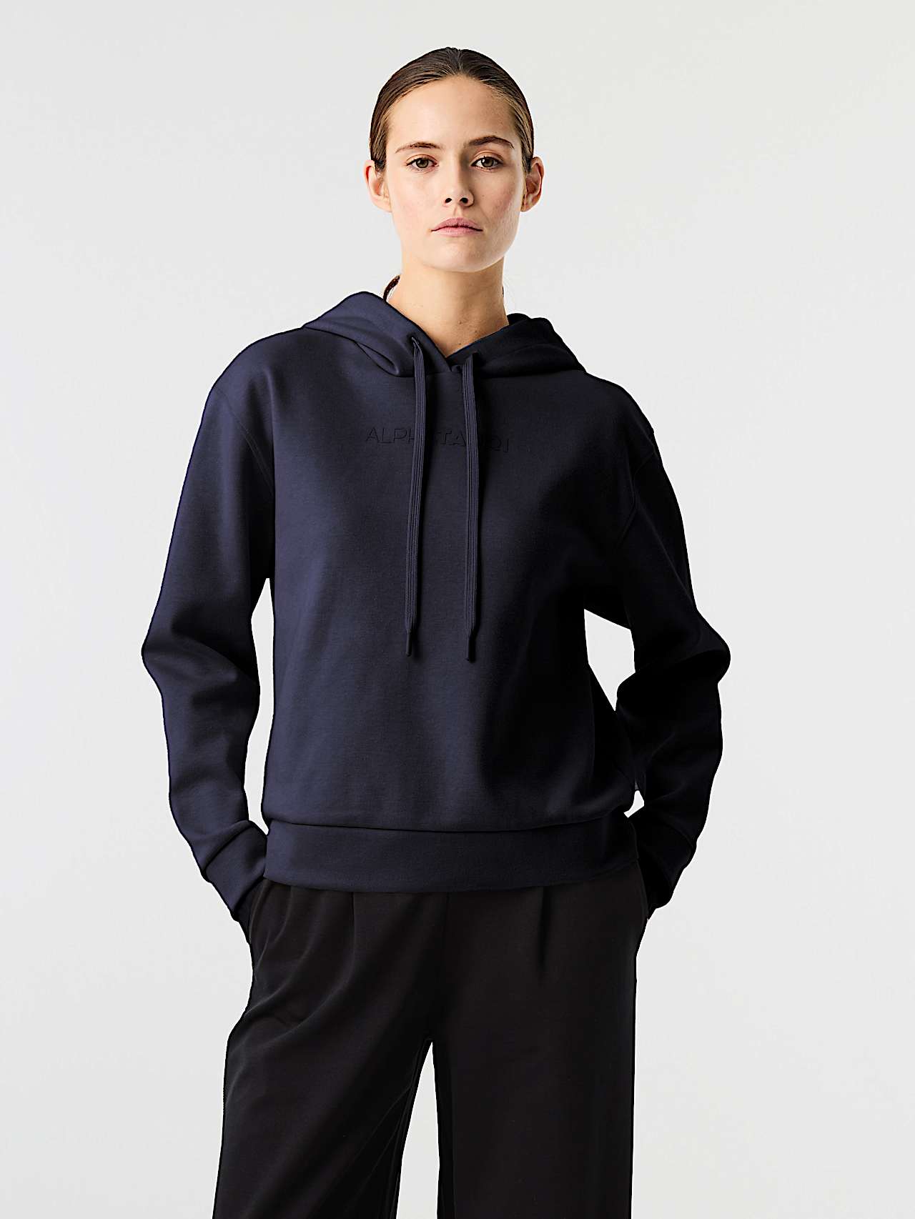 AlphaTauri | SERA V2.Y10.01 | Felpa con cappuccio Signature in Dark Navy for Donna
