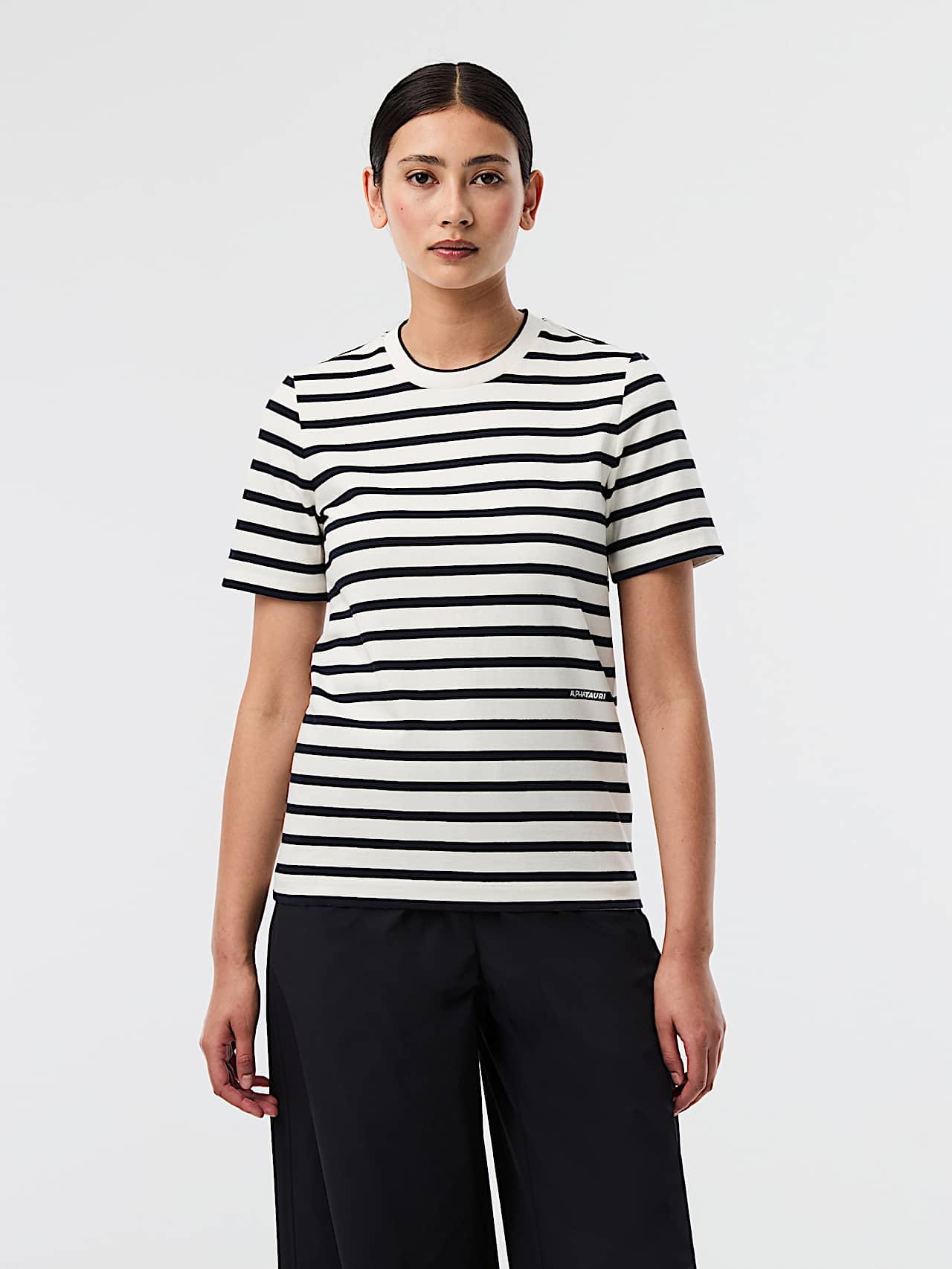 AlphaTauri | JALI V1.Y10.01 | T-shirt rayé en coton biologique in White / Dark Navy for Femme