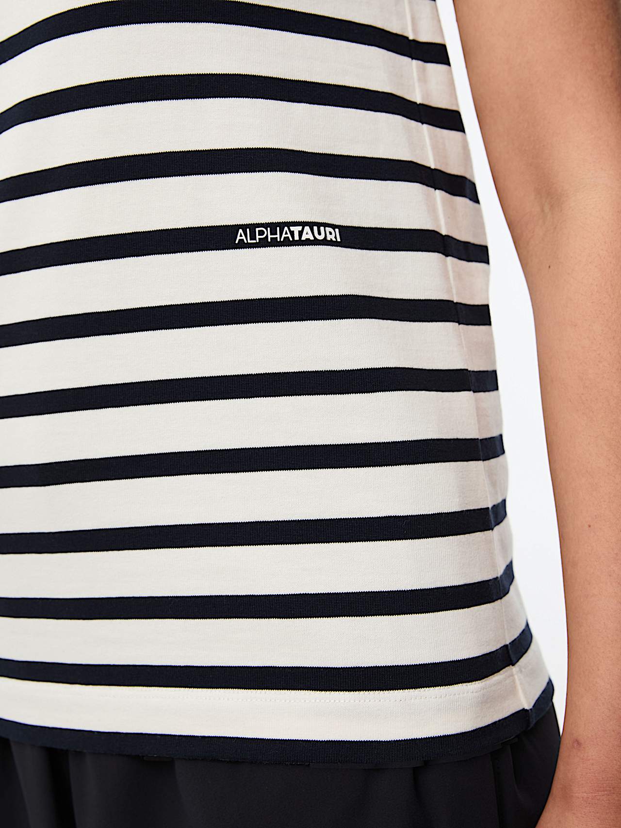 AlphaTauri | JALI V1.Y10.01 | T-shirt rayé en coton biologique in White / Dark Navy for Femme