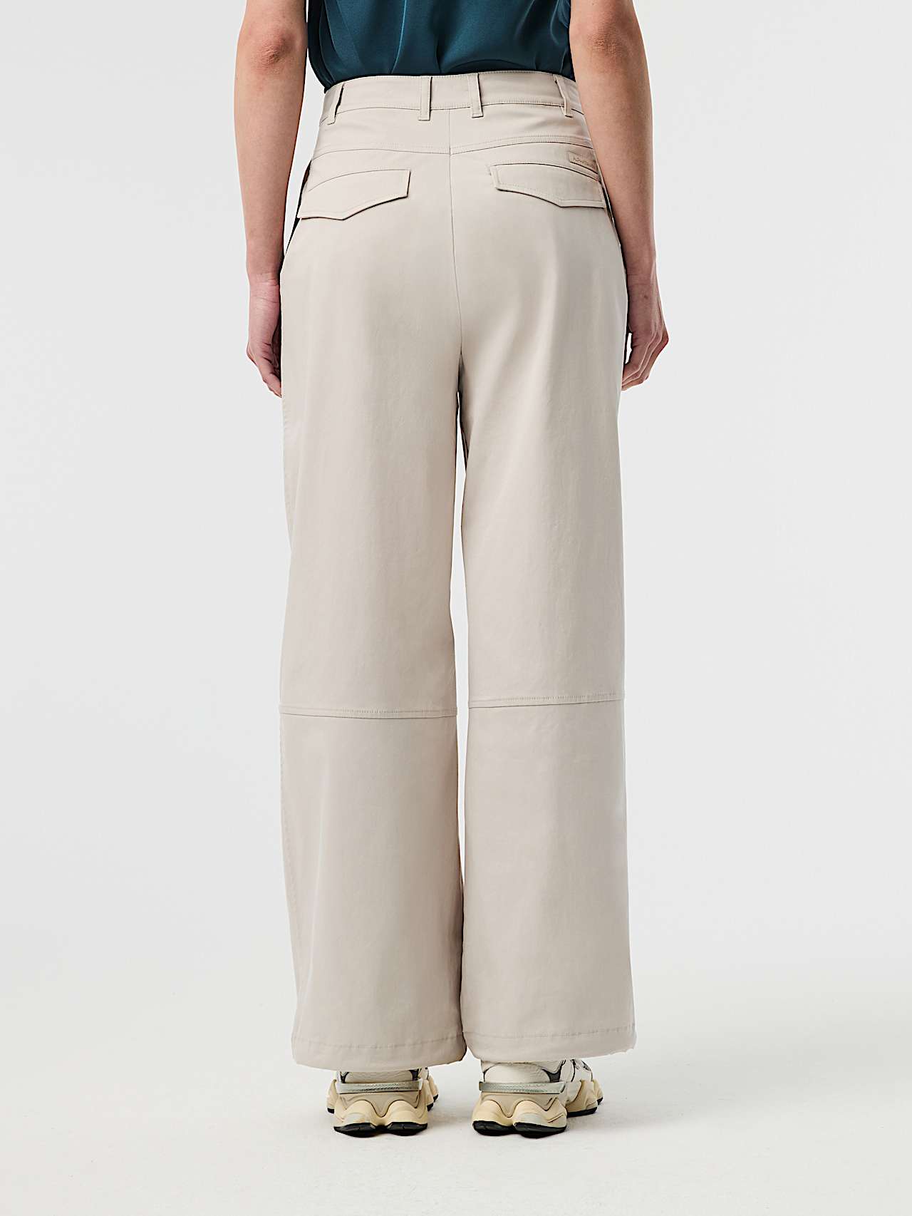 AlphaTauri | PURA V1.Y10.01 | Baggy Lightweight Organic Cotton Trousers in Stone for Women