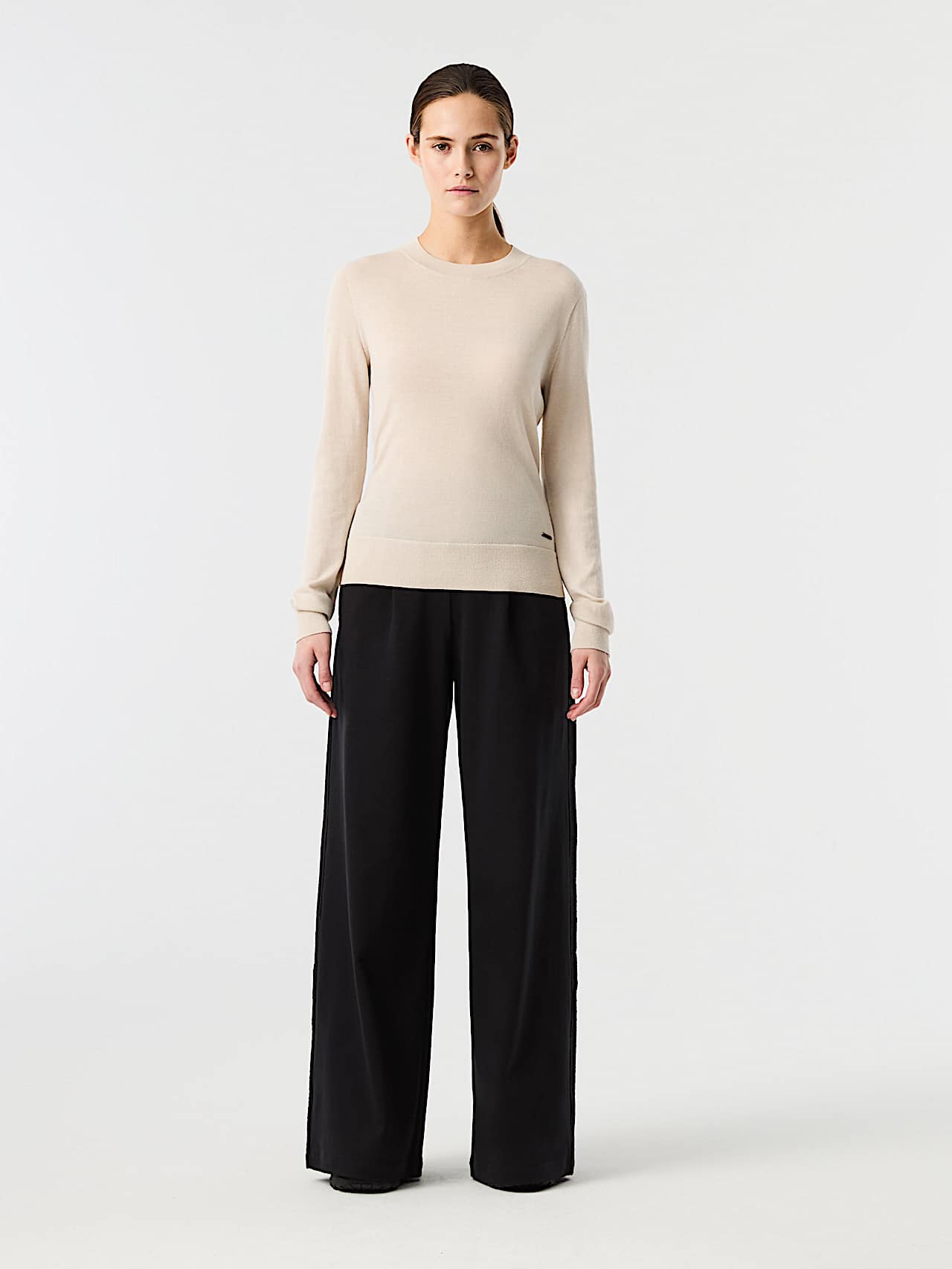 AlphaTauri | FONO V1.Y10.01 | 3D Knit Cashmax Sweater in Stone for Women