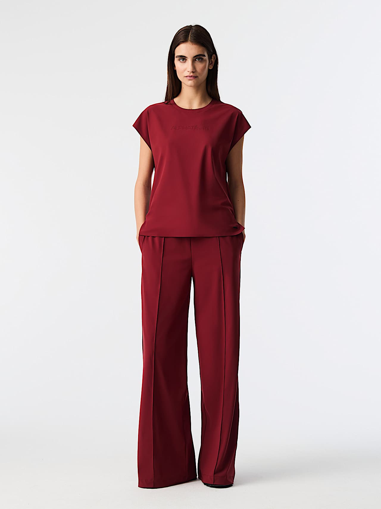 AlphaTauri | JEUWAL V2.Y8.02 | T-Shirt aus Power Stretch Jersey in Dark Berry für Damen