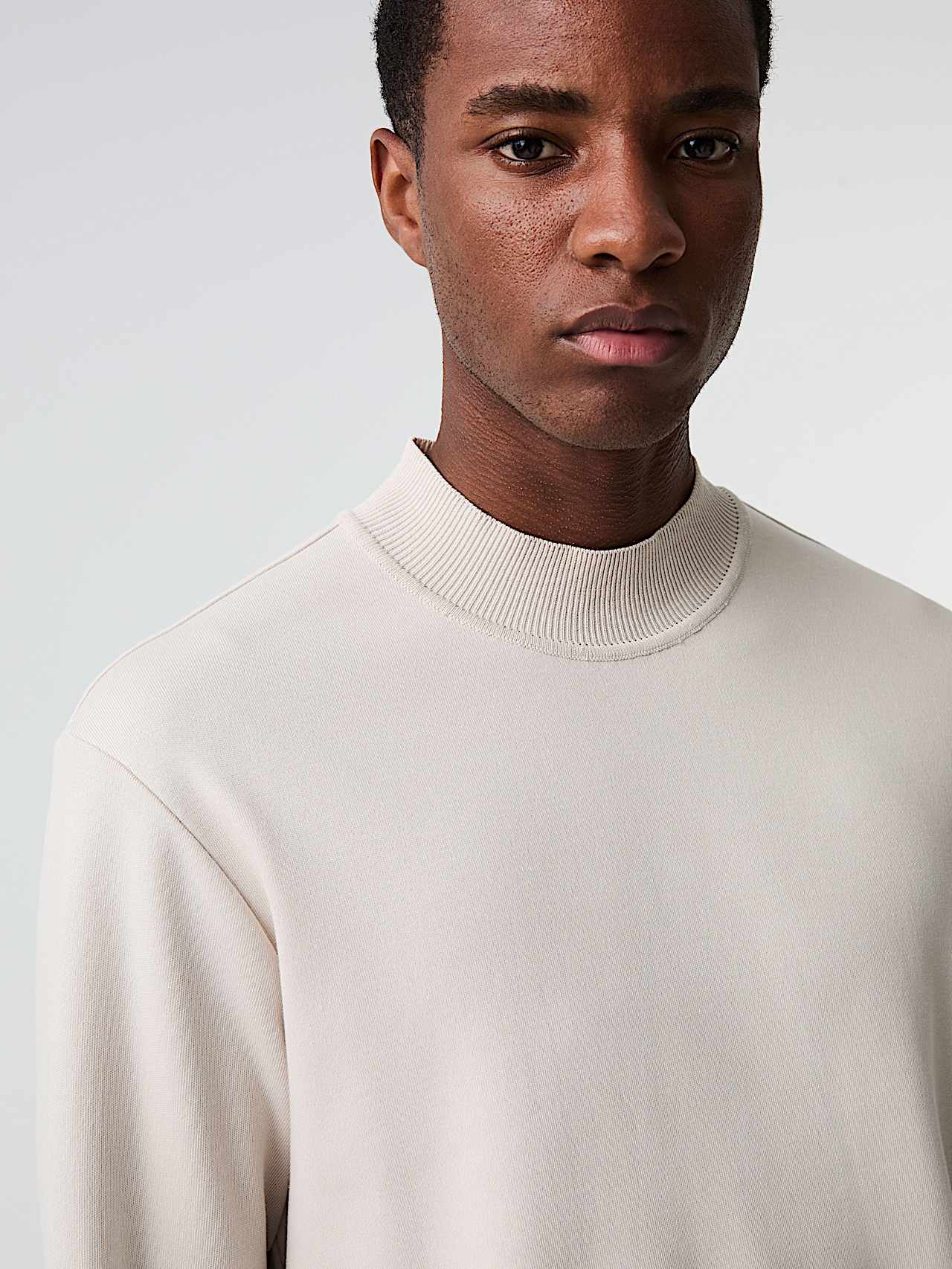 AlphaTauri | SAAMI V1.Y9.01 | Sweatshirt aus Baumwolle mit Interlock-Struktur in Stone für Herren AlphaTauri | SAAMI V1.Y9.01 | Sweatshirt aus Baumwolle mit Interlock-Struktur in Stone für Herren