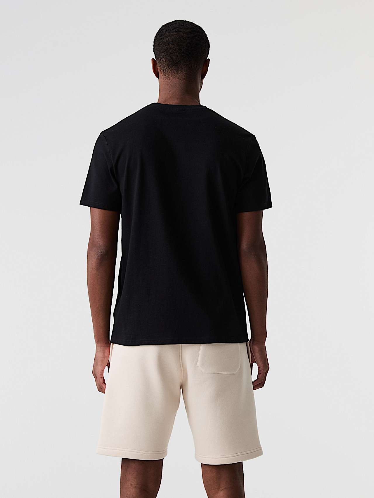 AlphaTauri | JUMMI V1.Y9.01 | T-Shirt aus Bio-Baumwolle mit Logo in Schwarz für Herren AlphaTauri | JUMMI V1.Y9.01 | T-Shirt aus Bio-Baumwolle mit Logo in Schwarz für Herren