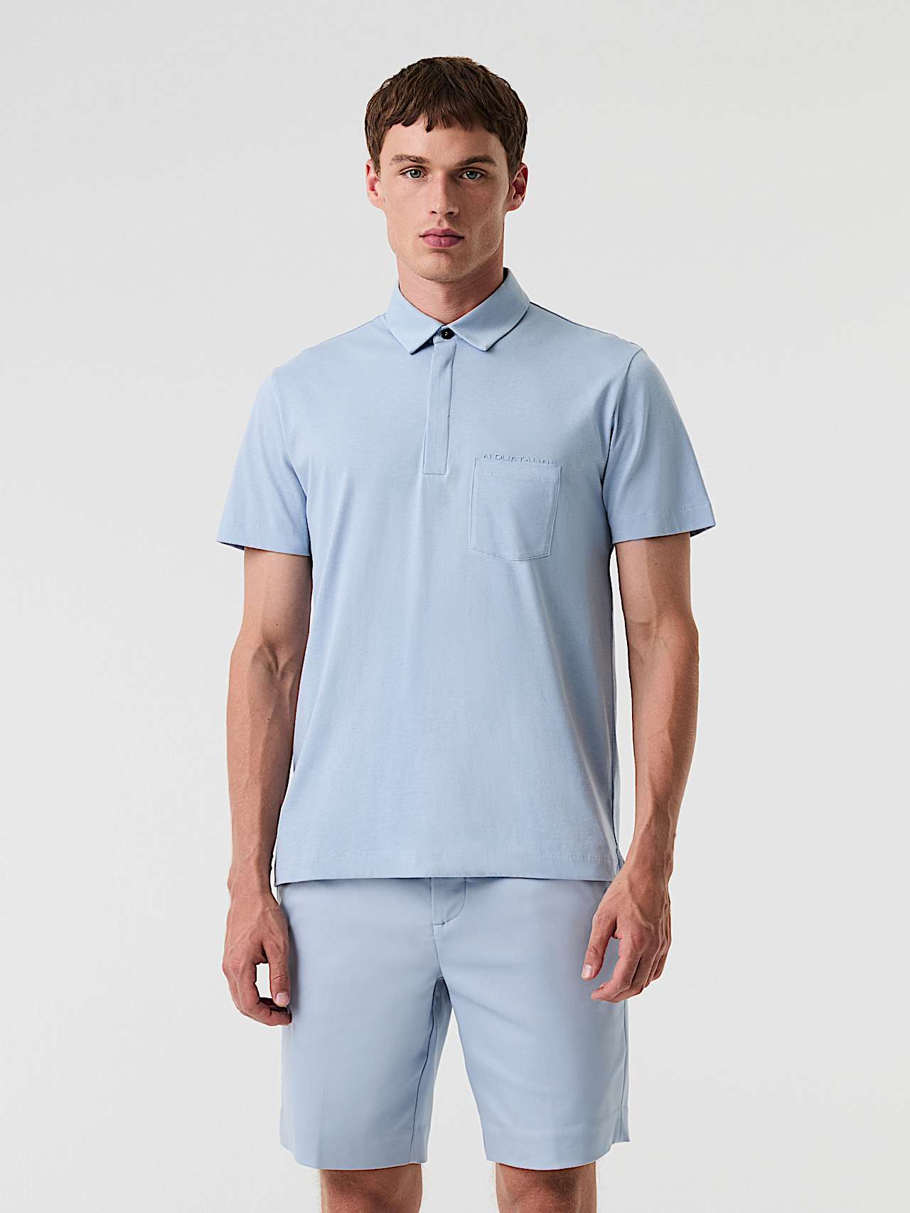 AlphaTauri | JOMAR V1.Y9.01 | Poloshirt aus Supima-Qualitätsbaumwolle in Fog Blue für Herren AlphaTauri | JOMAR V1.Y9.01 | Poloshirt aus Supima-Qualitätsbaumwolle in Fog Blue für Herren