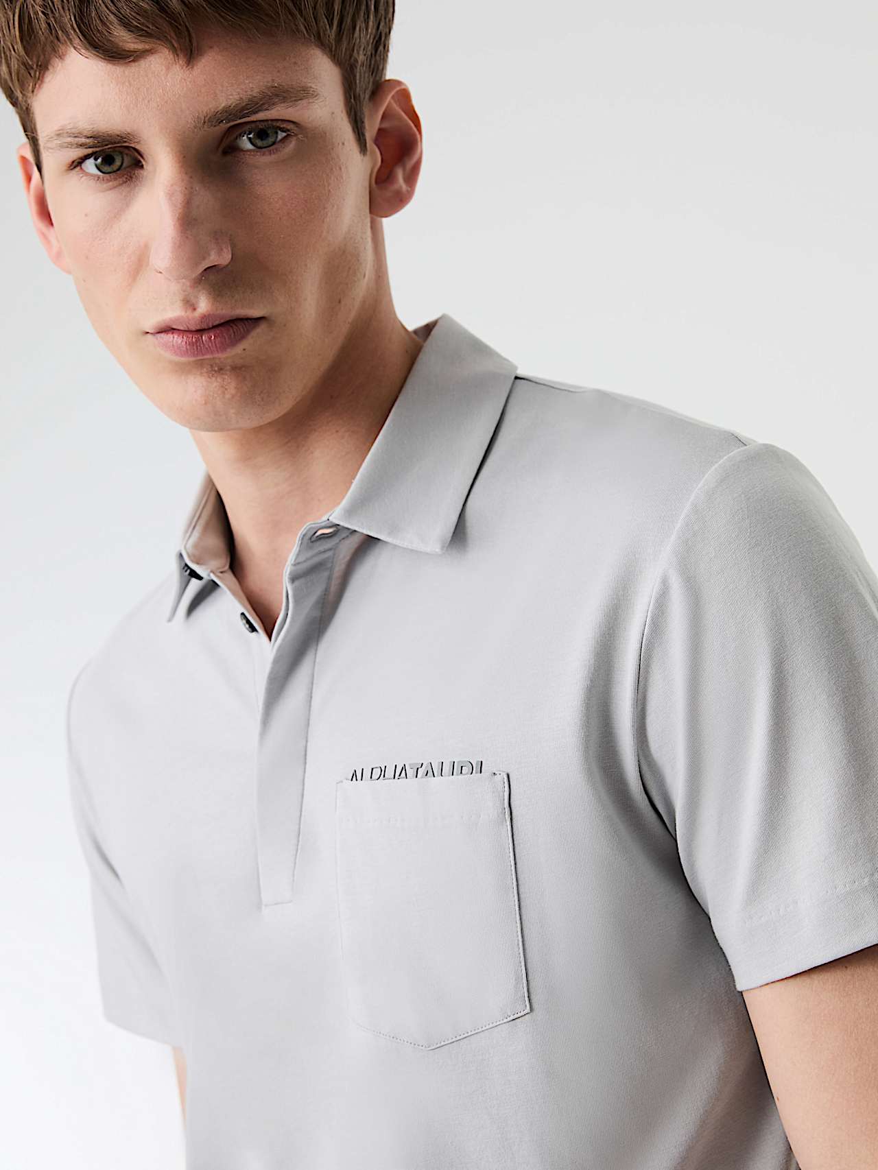 AlphaTauri | JOMAR V1.Y9.01 | Poloshirt aus Supima-Qualitätsbaumwolle in Mittelgrau für Herren AlphaTauri | JOMAR V1.Y9.01 | Poloshirt aus Supima-Qualitätsbaumwolle in Mittelgrau für Herren