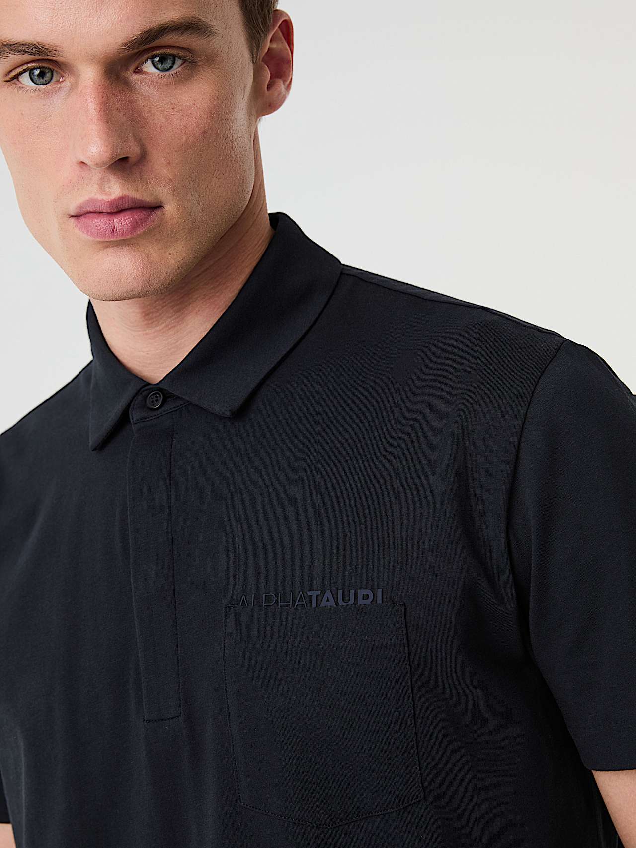 AlphaTauri | JOMAR V1.Y9.01 | Polo en coton Supima in Noir for Homme AlphaTauri | JOMAR V1.Y9.01 | Polo en coton Supima in Noir for Homme