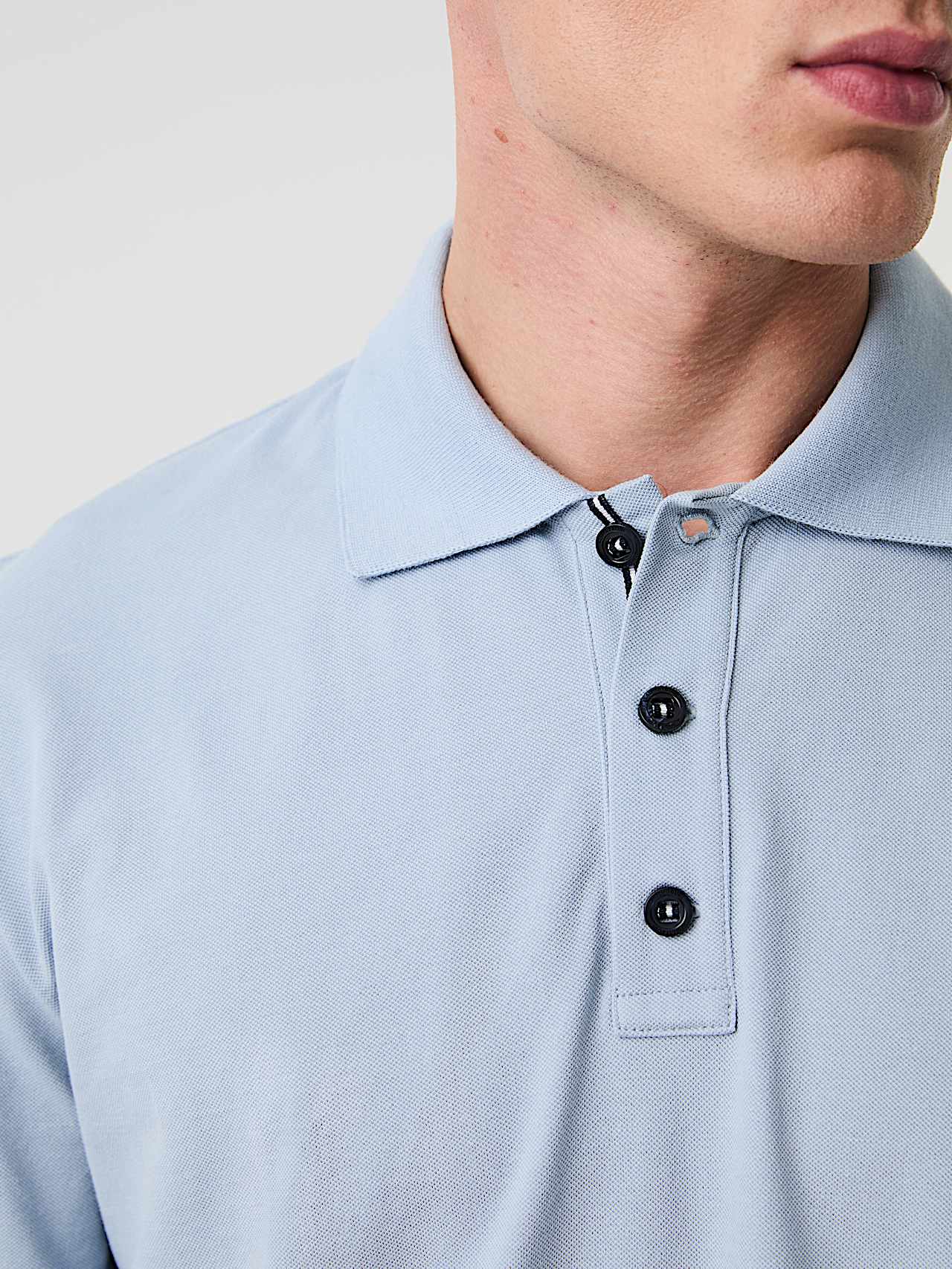 AlphaTauri | JUNX V2.Y9.01 | Piqué-Poloshirt in Fog Blue für Herren AlphaTauri | JUNX V2.Y9.01 | Piqué-Poloshirt in Fog Blue für Herren