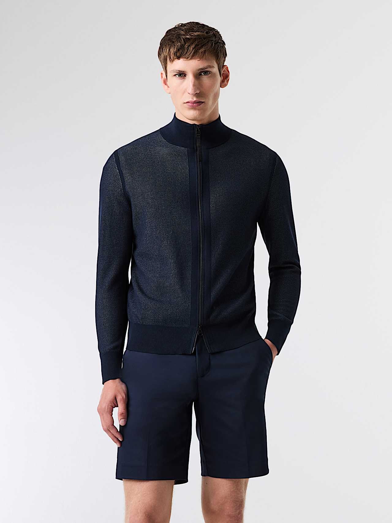 AlphaTauri | FAWAN V1.Y9.01 | Strickjacke aus Baumwolle und Lyocell in Navy für Herren AlphaTauri | FAWAN V1.Y9.01 | Strickjacke aus Baumwolle und Lyocell in Navy für Herren