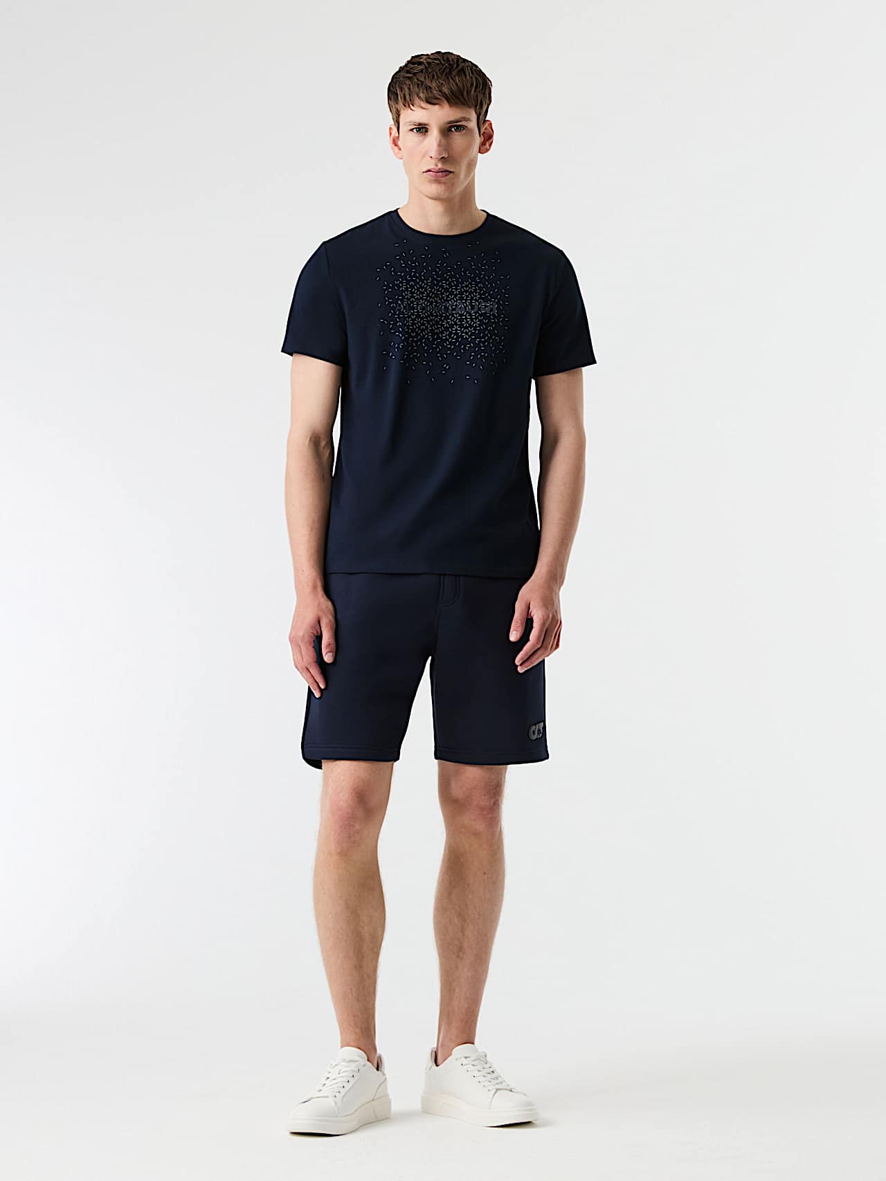 AlphaTauri | PHARS V1.Y9.01 | Sweatshorts mit charakteristischem Logo in Navy für Herren AlphaTauri | PHARS V1.Y9.01 | Sweatshorts mit charakteristischem Logo in Navy für Herren