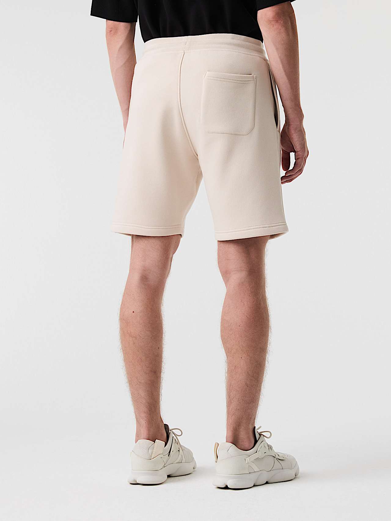 AlphaTauri | PHARS V1.Y9.01 | Sweatshorts mit charakteristischem Logo in Stone für Herren AlphaTauri | PHARS V1.Y9.01 | Sweatshorts mit charakteristischem Logo in Stone für Herren
