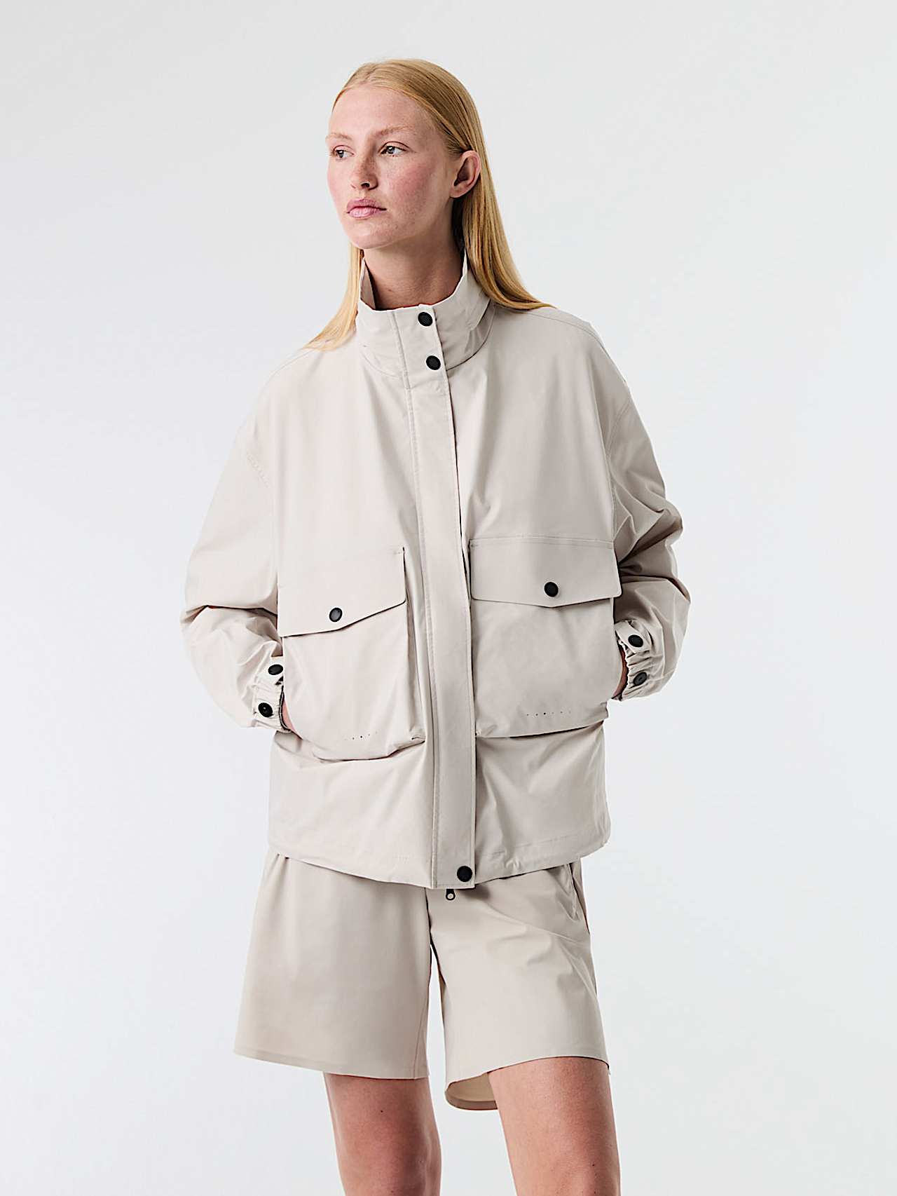 AlphaTauri | OVERA V1.Y9.01 | Giacca Field idrorepellente in Stone for Donna