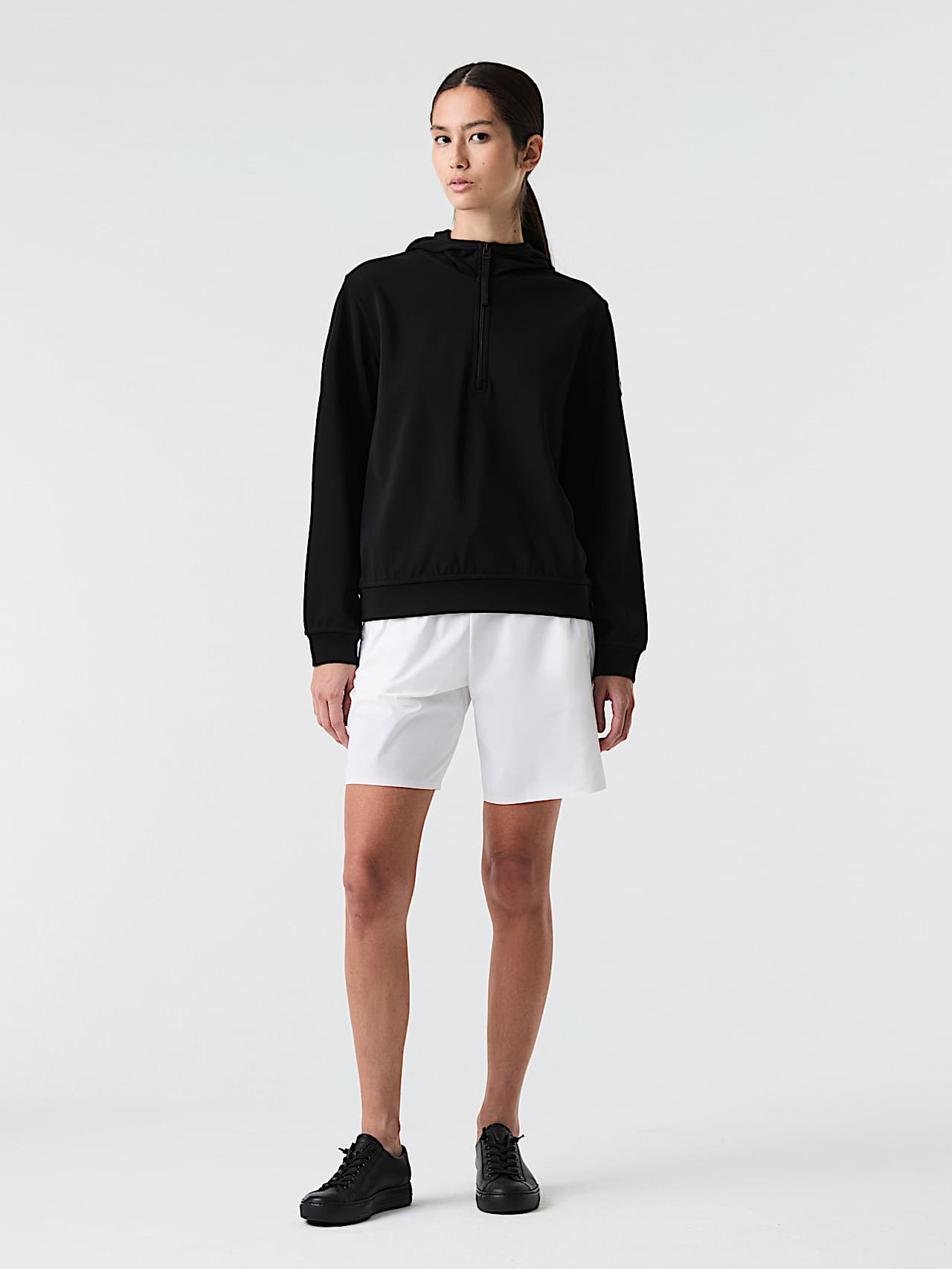 AlphaTauri | SVREO V1.Y9.01 | Sudadera con capucha y media cremallera in Negro for Mujer AlphaTauri | SVREO V1.Y9.01 | Sudadera con capucha y media cremallera in Negro for Mujer