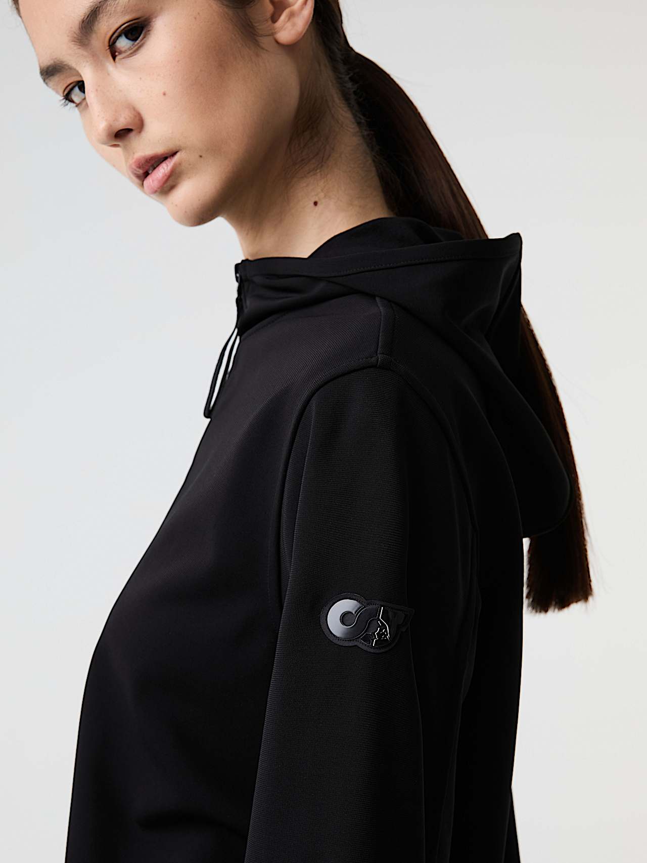 AlphaTauri | SVREO V1.Y9.01 | Sudadera con capucha y media cremallera in Negro for Mujer AlphaTauri | SVREO V1.Y9.01 | Sudadera con capucha y media cremallera in Negro for Mujer