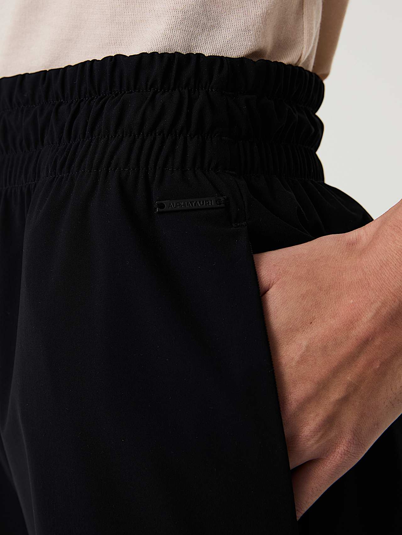 AlphaTauri | PEURAL V3.Y9.01 | Pantaloni in jersey molto elasticizzato in Nero for Donna