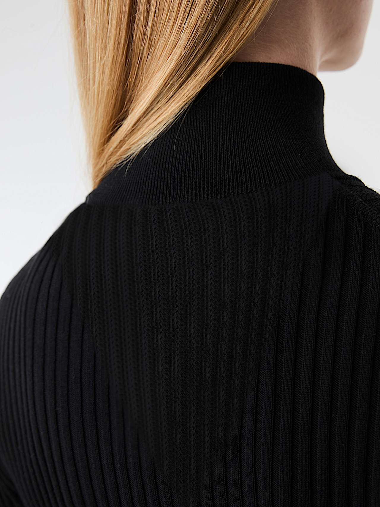 AlphaTauri | FONELA V1.Y9.01 | Chaqueta de punto 3D de lino y algodón sin costuras in Negro for Mujer AlphaTauri | FONELA V1.Y9.01 | Chaqueta de punto 3D de lino y algodón sin costuras in Negro for Mujer