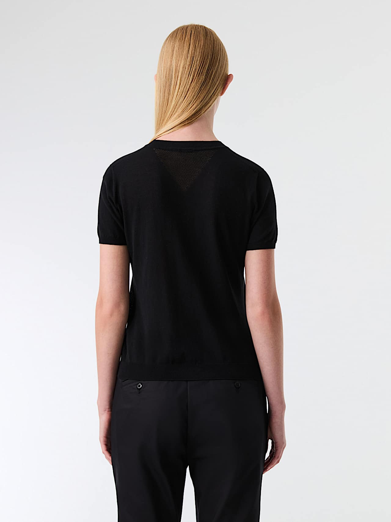 AlphaTauri | FANYA V1.Y9.01 | T-shirt en maille 3D en lin et coton sans coutures in Noir for Femme