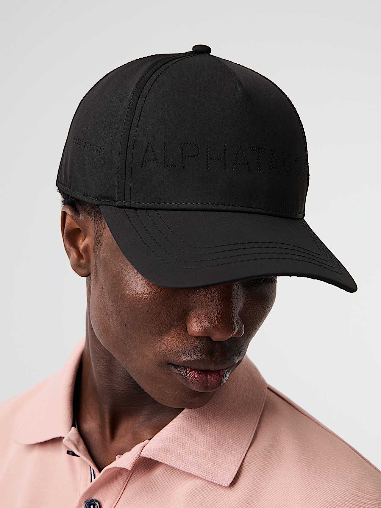 AlphaTauri | AVIAS V1.Y9.01 | Cap mit Logo in Schwarz für Unisex AlphaTauri | AVIAS V1.Y9.01 | Cap mit Logo in Schwarz für Unisex