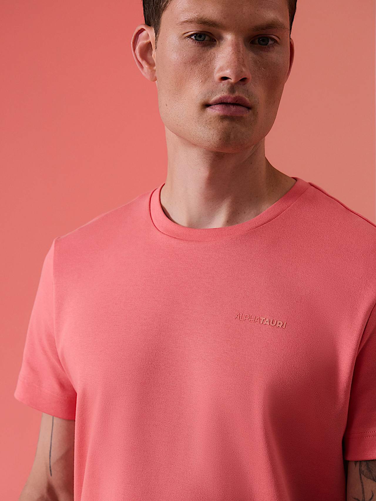 AlphaTauri | JIVY V1.Y10.01 | Camiseta de algodón grueso in Light Peach for Hombre AlphaTauri | JIVY V1.Y10.01 | Camiseta de algodón grueso in Light Peach for Hombre