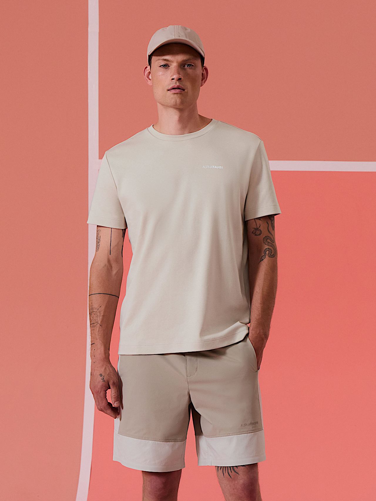 AlphaTauri | JIVY V1.Y10.01 | T-Shirt aus schwerer Baumwolle in Stone für Herren AlphaTauri | JIVY V1.Y10.01 | T-Shirt aus schwerer Baumwolle in Stone für Herren