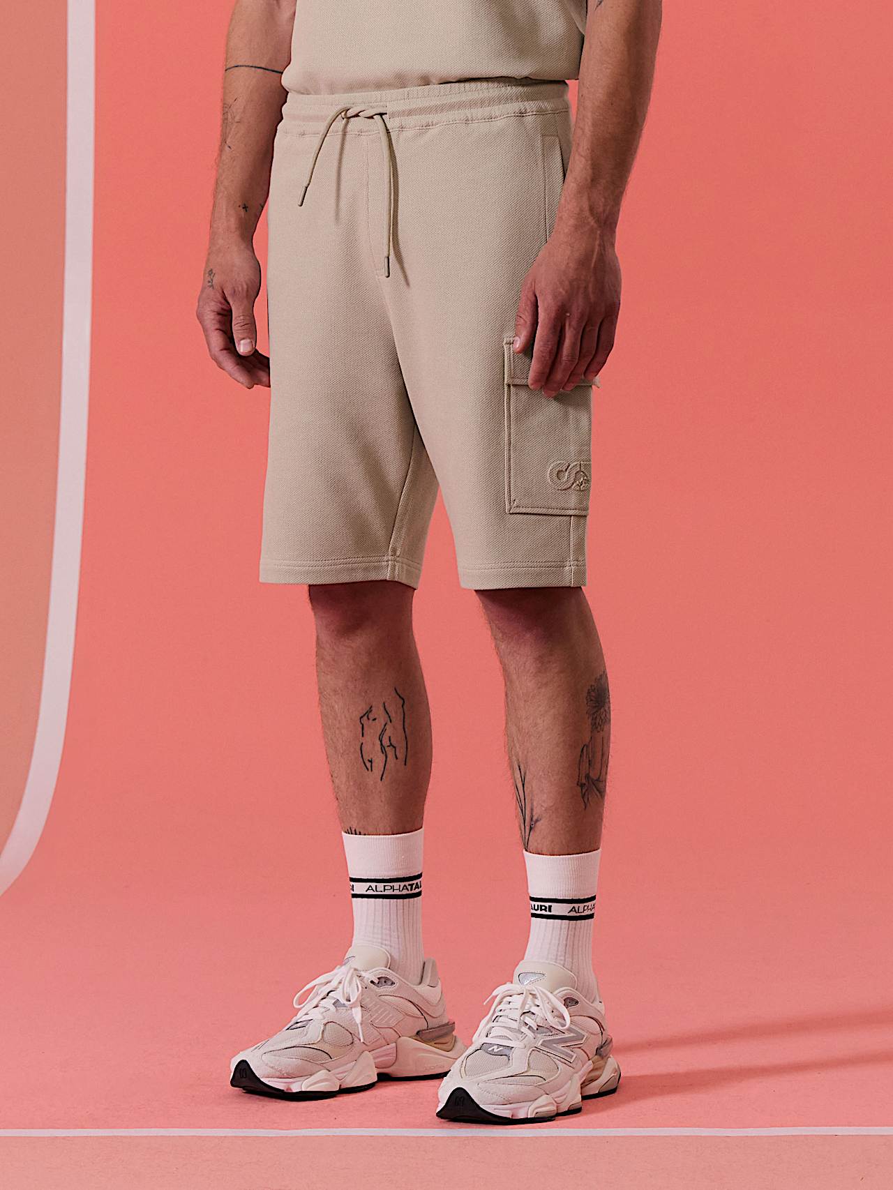 AlphaTauri | POSH V1.Y10.01 | Shorts de algodón orgánico grueso in Dune for Hombre AlphaTauri | POSH V1.Y10.01 | Shorts de algodón orgánico grueso in Dune for Hombre