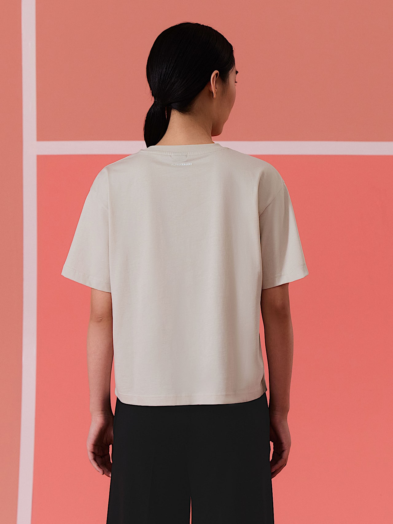 AlphaTauri | JAZZY V1.Y10.01 | T-shirt en coton biologique in Stone for Femme AlphaTauri | JAZZY V1.Y10.01 | T-shirt en coton biologique in Stone for Femme