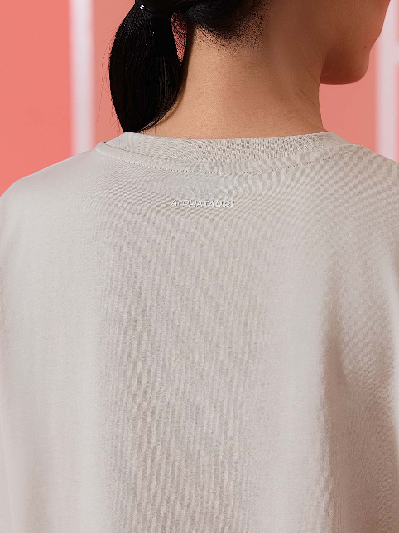 AlphaTauri | JAZZY V1.Y10.01 | T-shirt en coton biologique in Stone for Femme AlphaTauri | JAZZY V1.Y10.01 | T-shirt en coton biologique in Stone for Femme