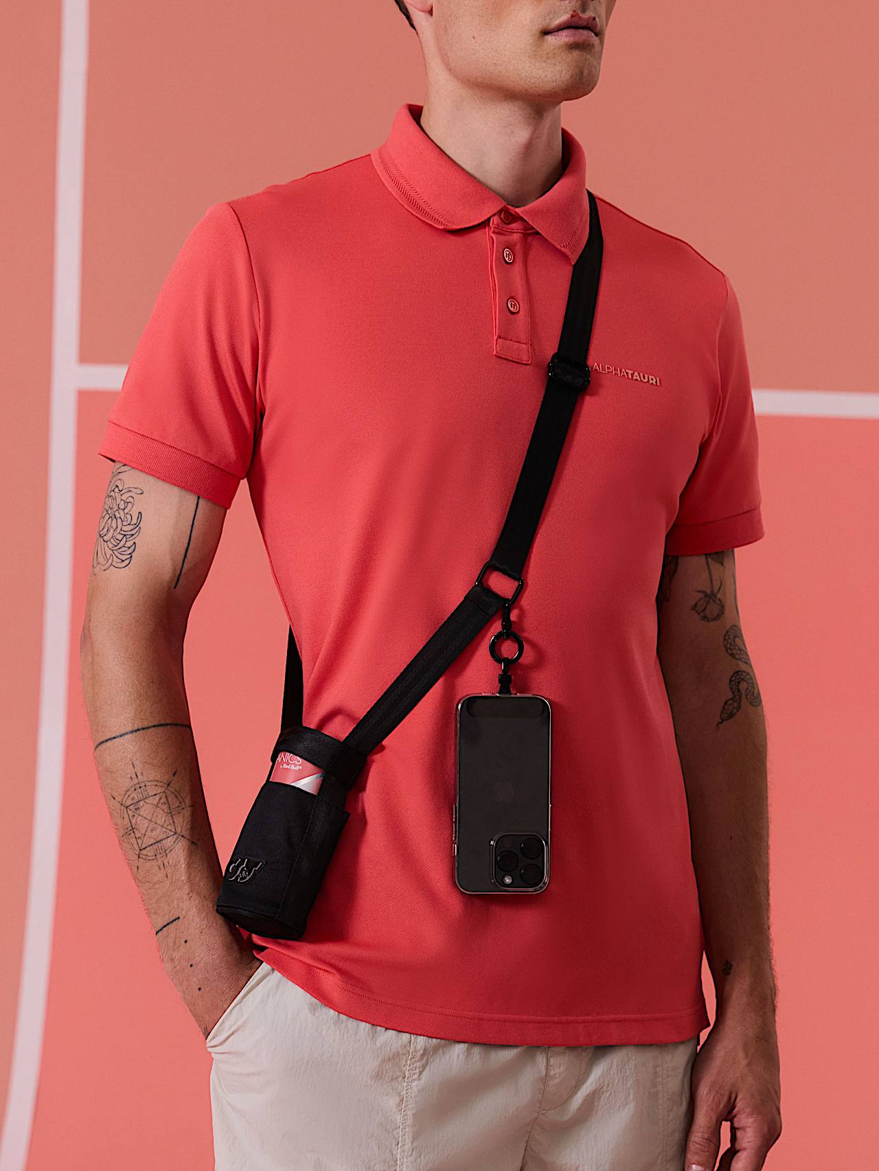 AlphaTauri | APSI V1.Y10.01 | Can Holder Tasche in Black für Unisex AlphaTauri | APSI V1.Y10.01 | Can Holder Tasche in Black für Unisex