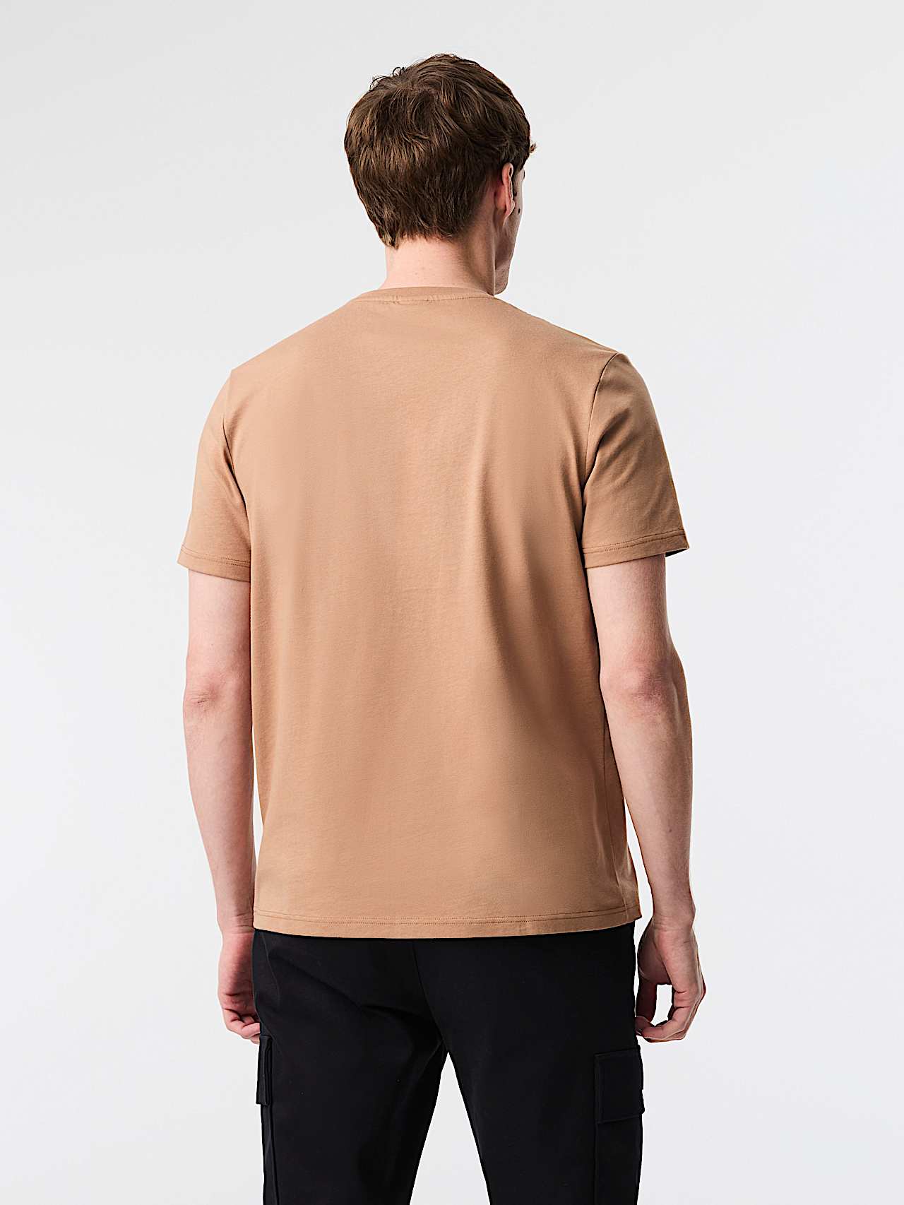 AlphaTauri | JOTTO V1.Y8.02 | Baumwoll-T-Shirt mit charakteristischem Logo in Camel für Herren