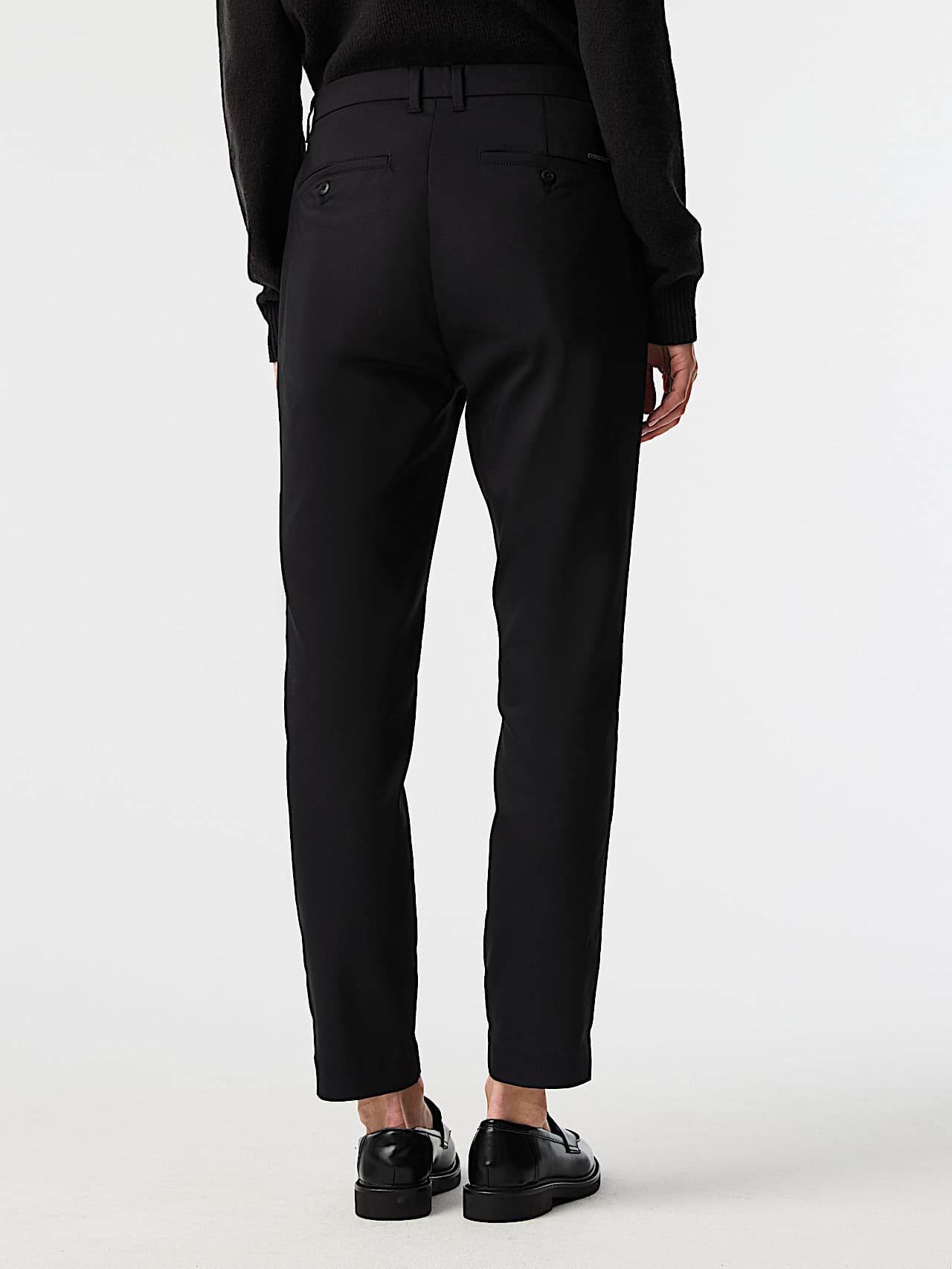 AlphaTauri | PERTI V5.Y9.01 | Tapered Fit Hose mit Falten in Schwarz für Damen