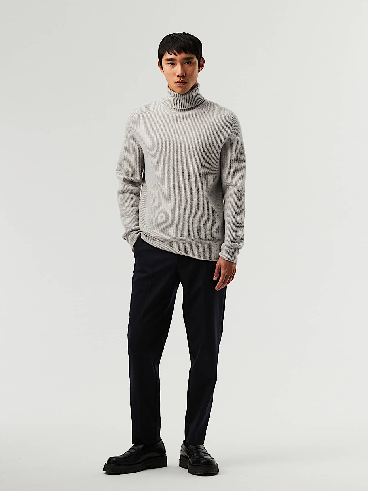 AlphaTauri | PELAC V1.Y6.02 | Pantalon fuselé en laine mélangée in Bleu Marine for Homme