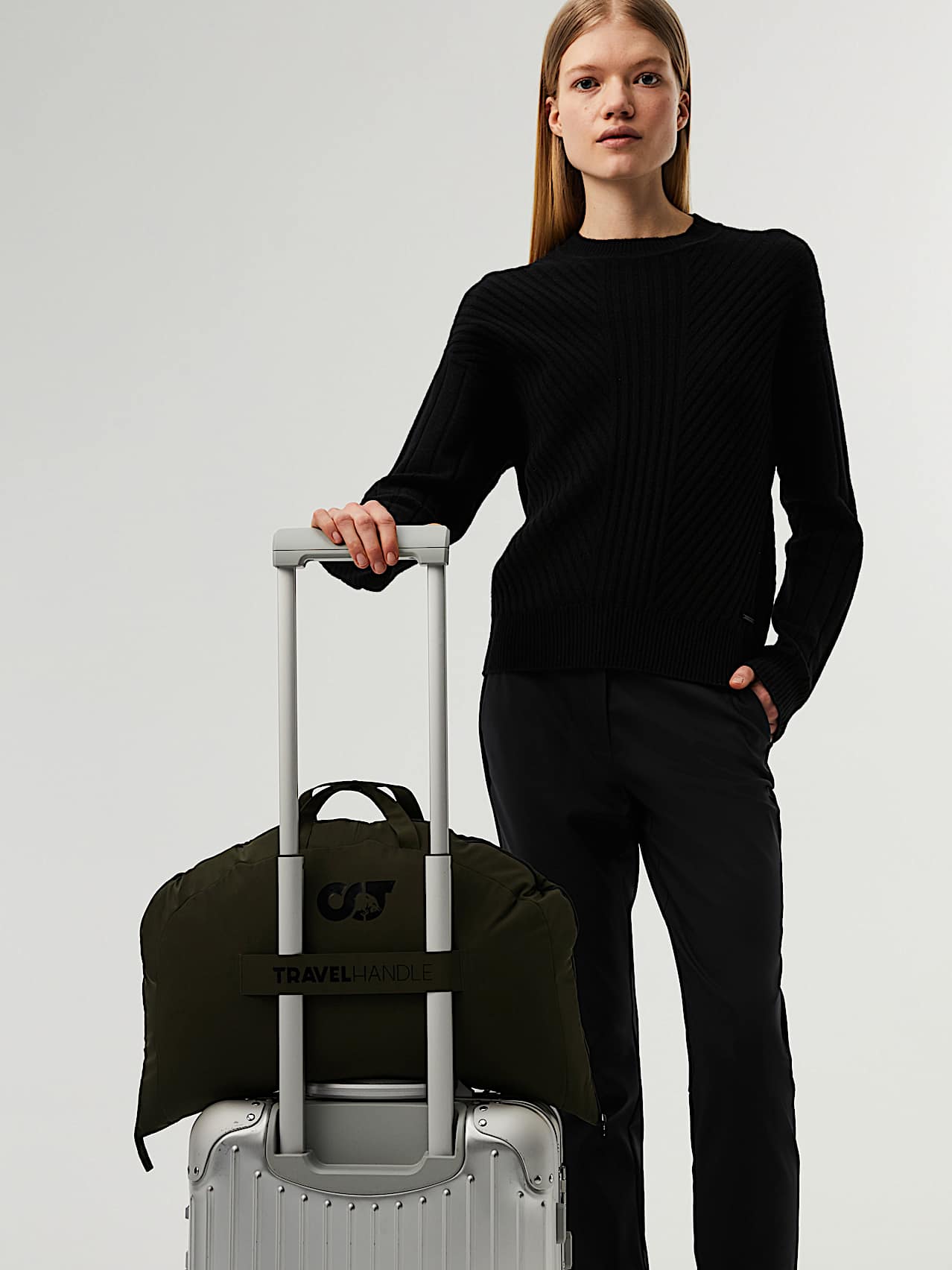 AlphaTauri | KAAV V7.Y7.02 | Legendärer, wasserdichter Packable Taurobran® Parka in Dunkelgrün für Damen