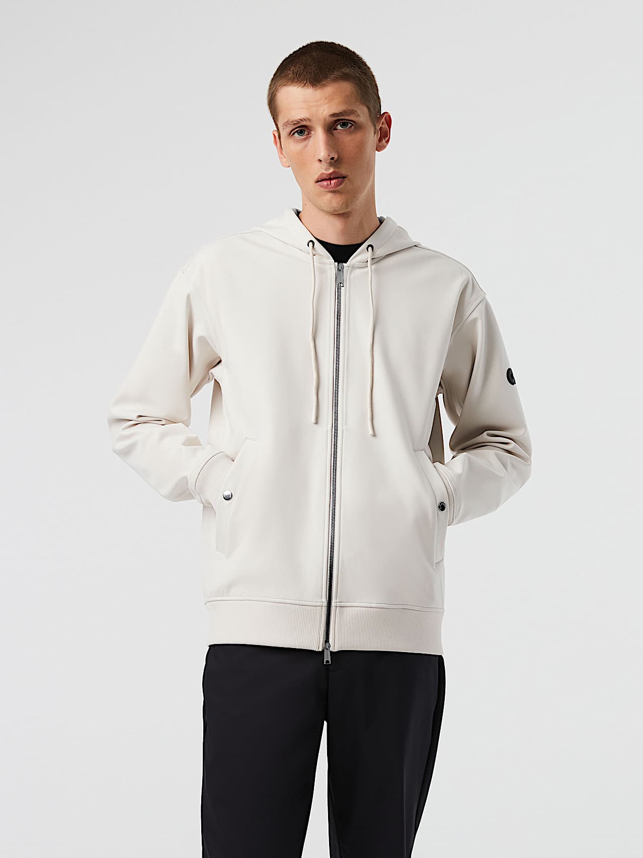 AlphaTauri | SROTE V1.Y7.01 | Veste à capuche Taurobran® déperlante in Blanc Cassé for Homme