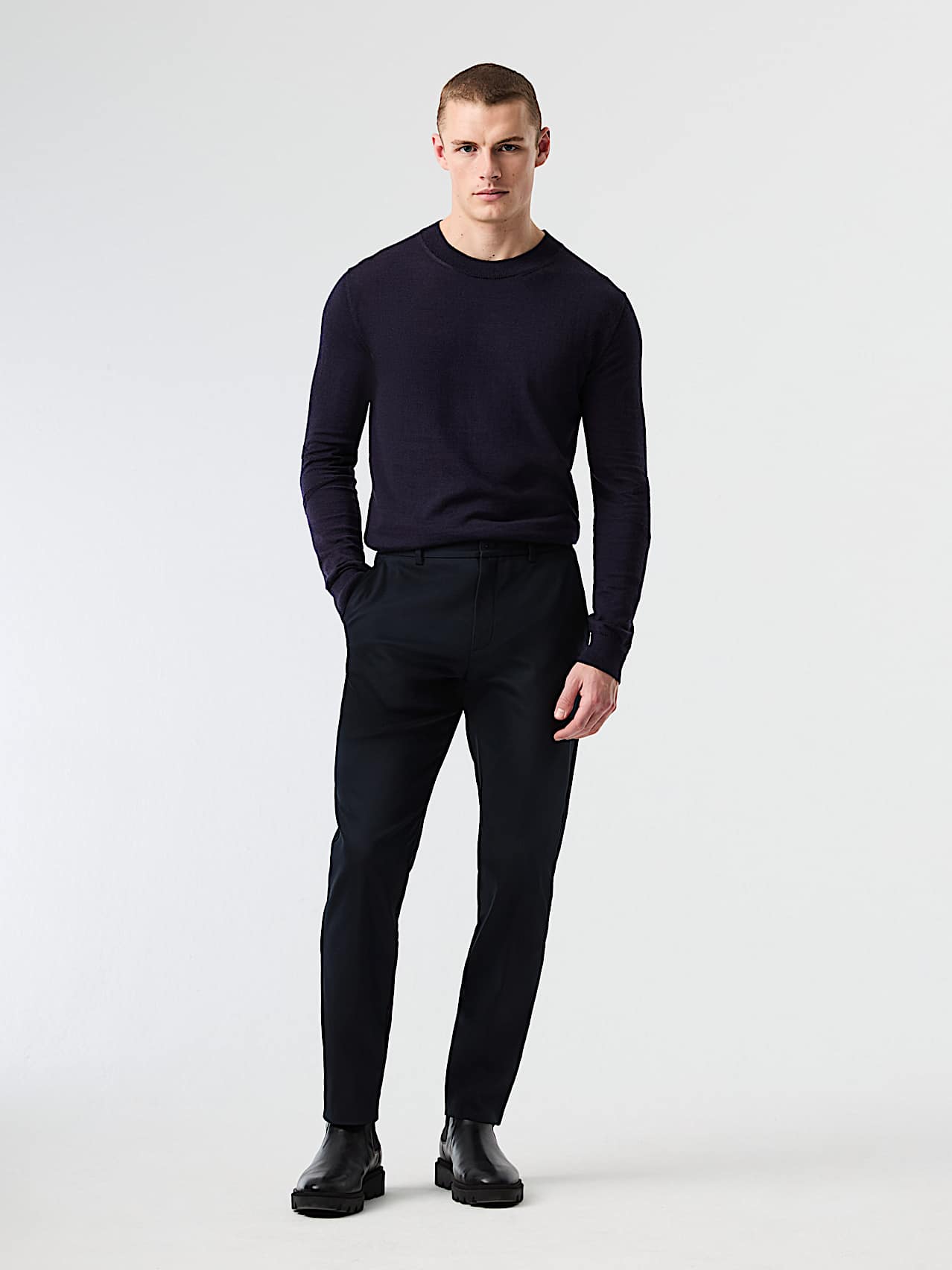 AlphaTauri | PADEN V1.Y8.02 | Pantalons fuselés in Bleu Marine for Homme