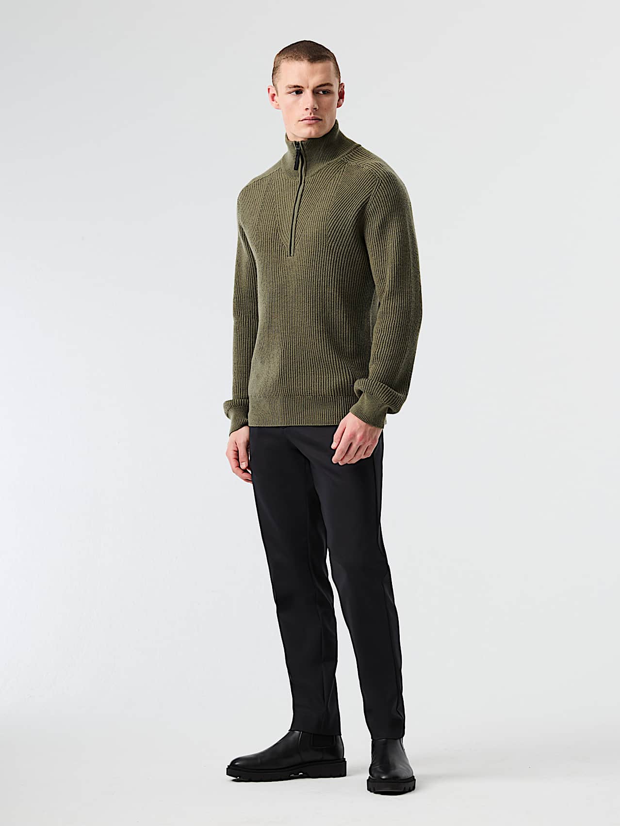 AlphaTauri | FINTO V1.Y8.02 | Maglione in maglia 3D con mezza cerniera senza cuciture in Verde Oliva for Uomo