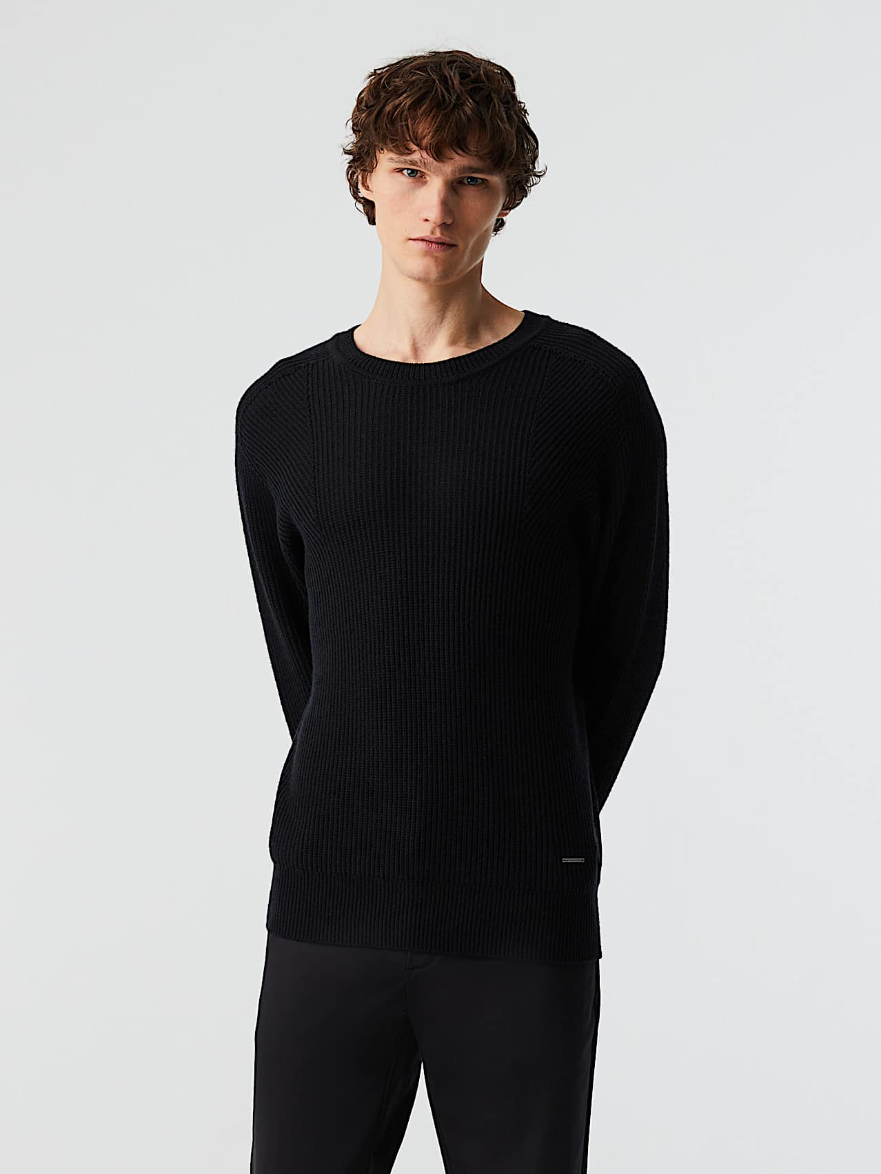 AlphaTauri | FINTA V1.Y8.02 | Seamless 3D Knit Crewneck Sweater in Black for Men