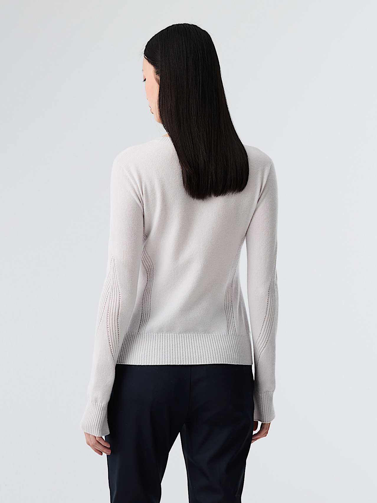 AlphaTauri | FEHES V1.Y8.02 | Seamless 3D Knit Cashmere Crewneck Sweater in Off White for Women