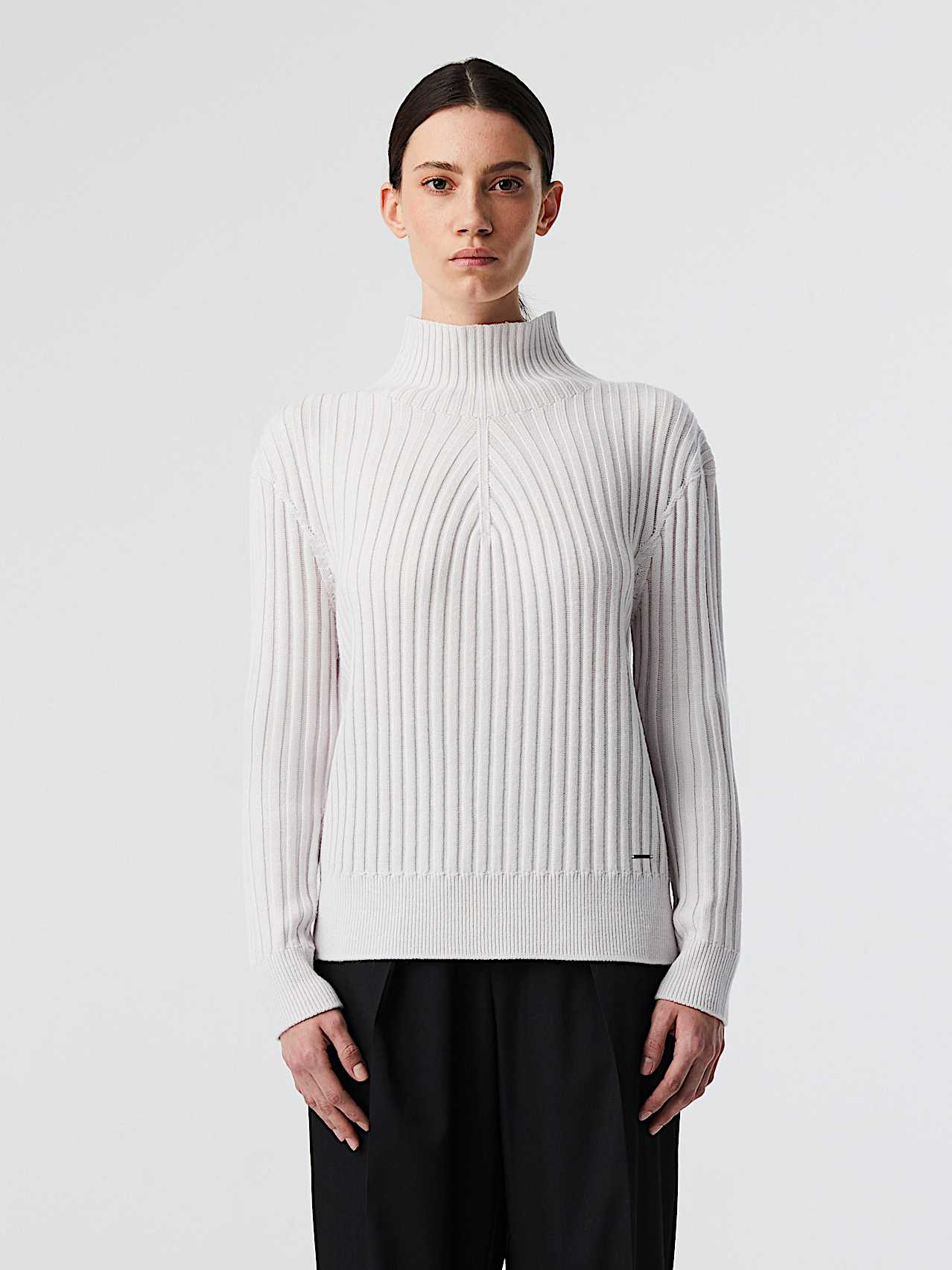 AlphaTauri | FORAS V1.Y8.02 | Jersey de cuello alto de punto 3D sin costuras in Color Hueso for Mujer