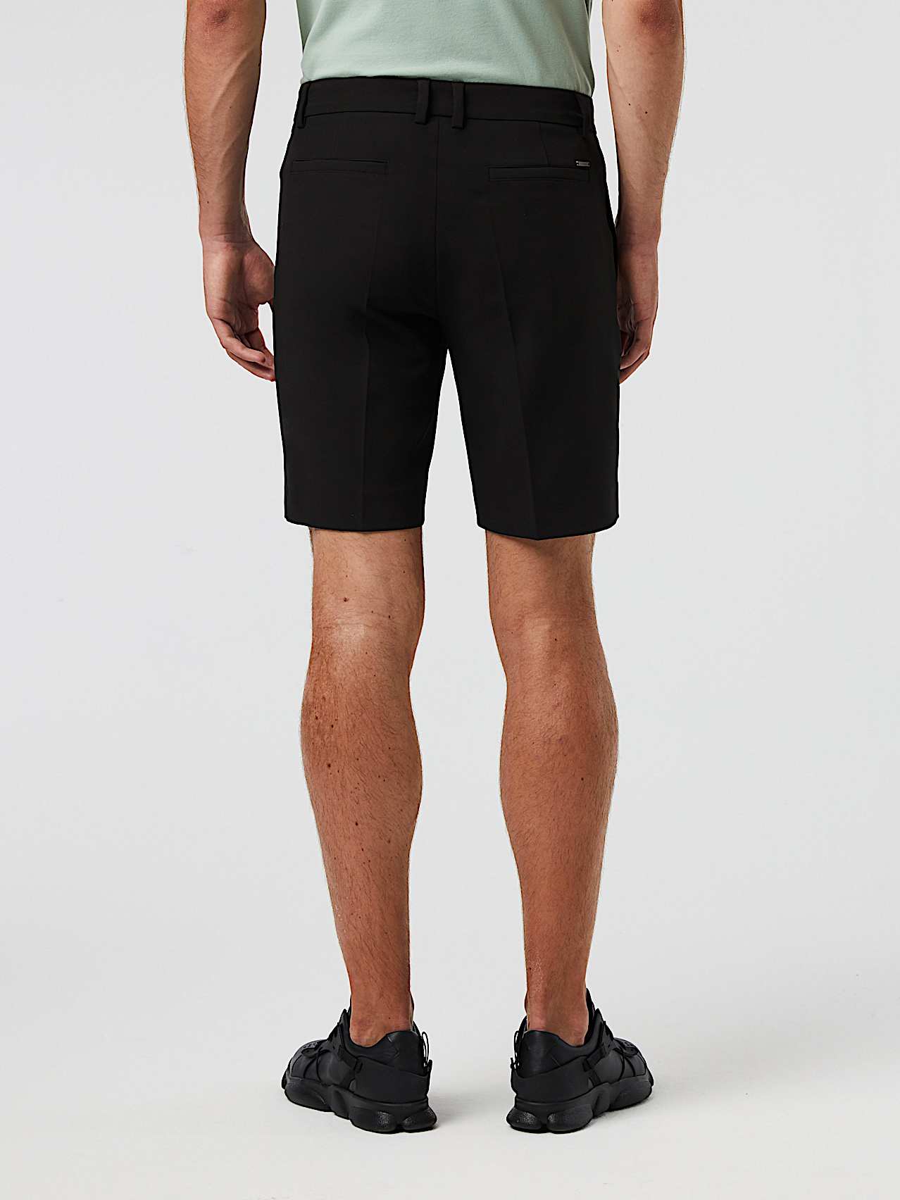 AlphaTauri | PELSH V1.Y8.01 | Pantaloncini affusolati alla caviglia in Nero for Uomo