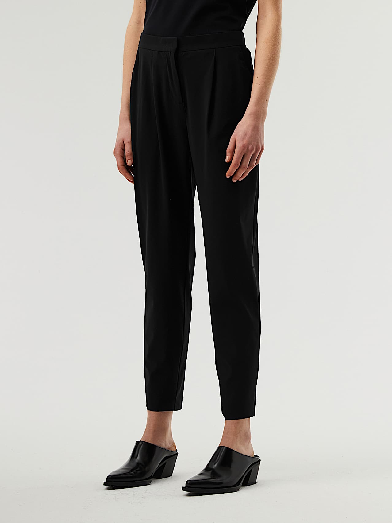 AlphaTauri | PINI V3.Y6.01 | Pantaloni rastremati in Jersey molto elasticizzato in Nero for Donna