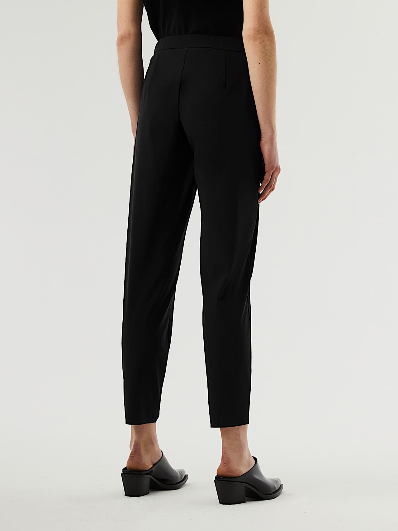 AlphaTauri | PINI V3.Y6.01 | Pantaloni rastremati in Jersey molto elasticizzato in Nero for Donna