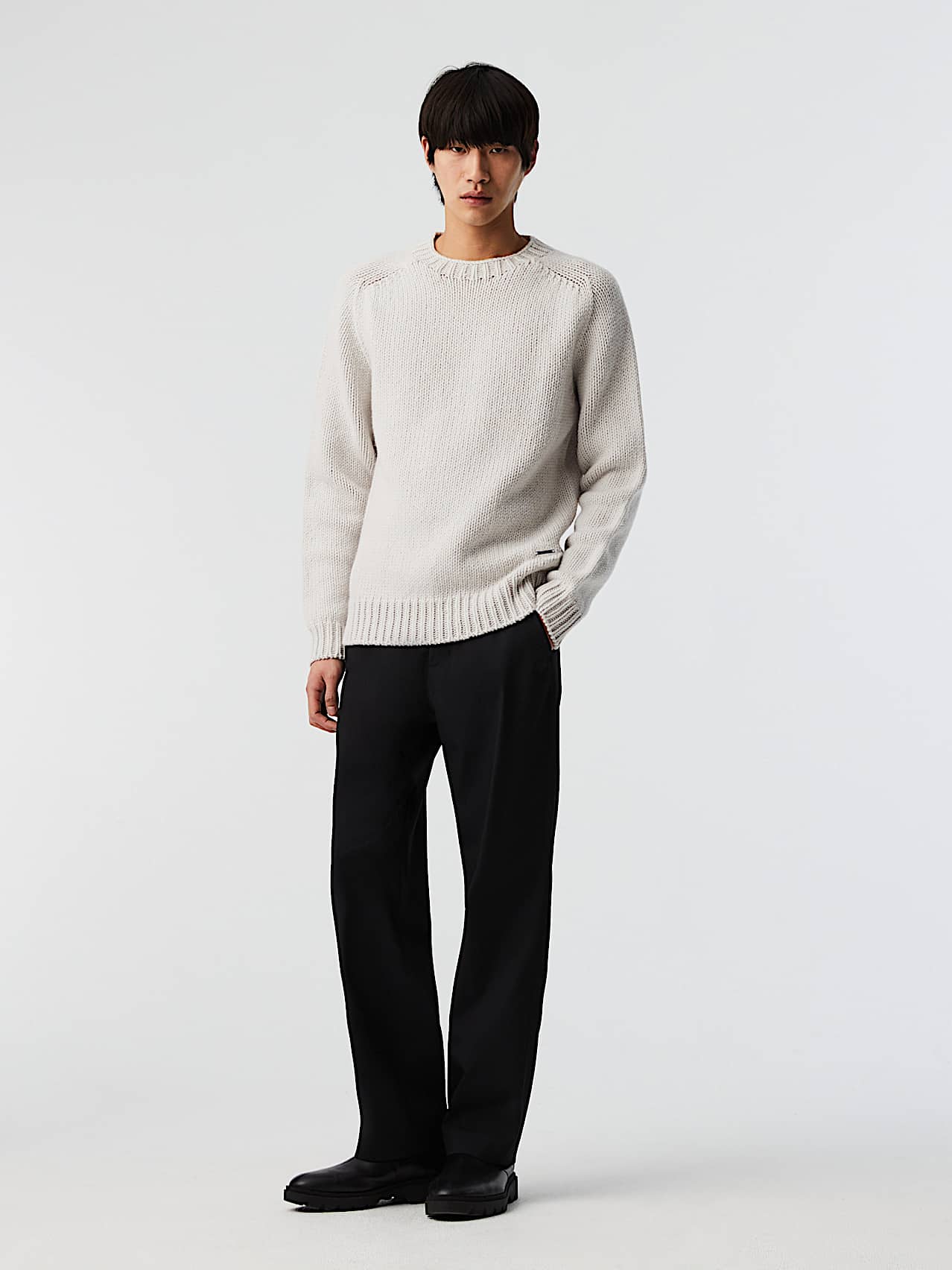 AlphaTauri | FINAW V1.Y8.02 | Nahtloser 3D-Grobstrickpullover mit Rundhalsausschnitt in Cremeweiß für Herren