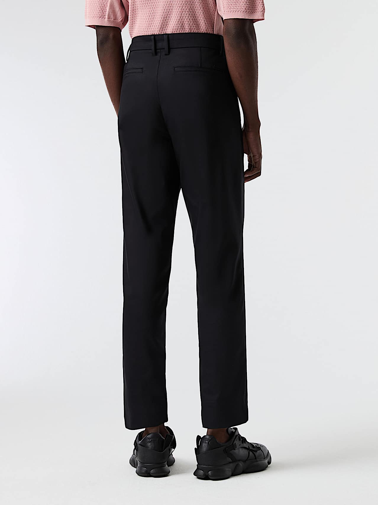 AlphaTauri | PADEN V2.Y9.01 | Pantaloni in cotone elasticizzato con piega in Nero for Uomo