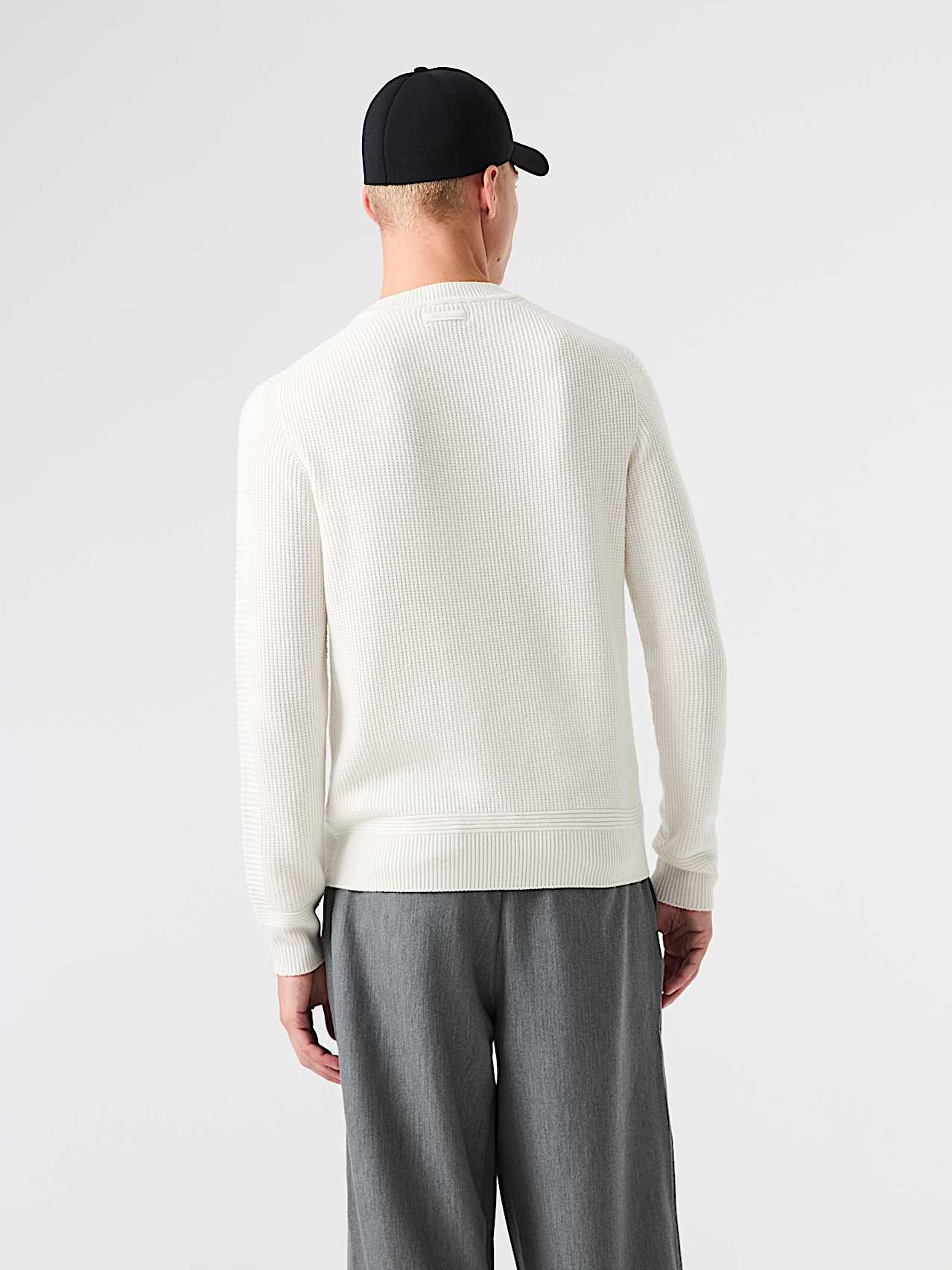 AlphaTauri | FOX V1.Y9.02 | Maglione a girocollo in maglia 3D spessa senza cuciture in White for Uomo