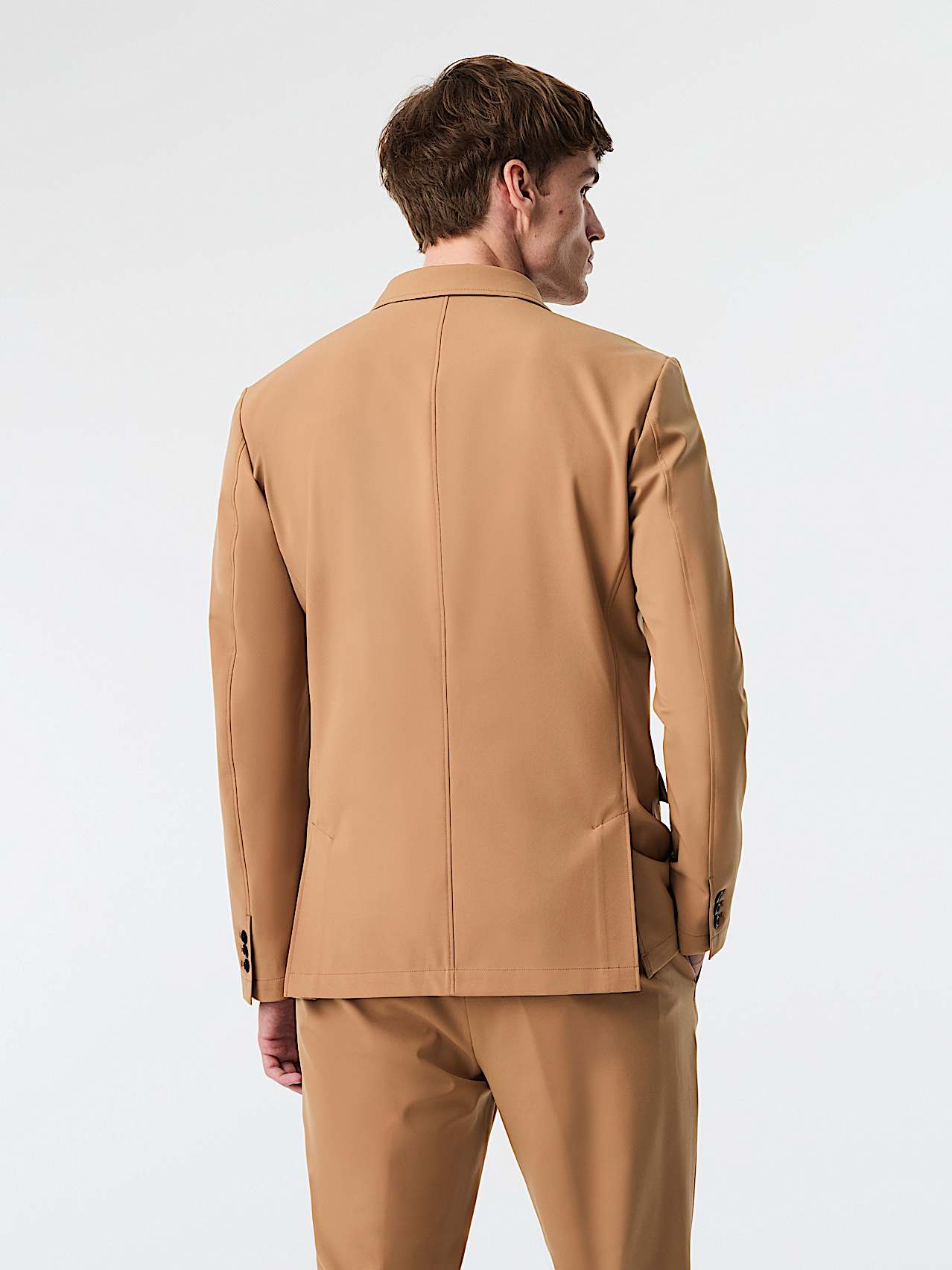 AlphaTauri | OSINA V2.Y9.02 | Blazer Performance Stretch in Camel for Hombre