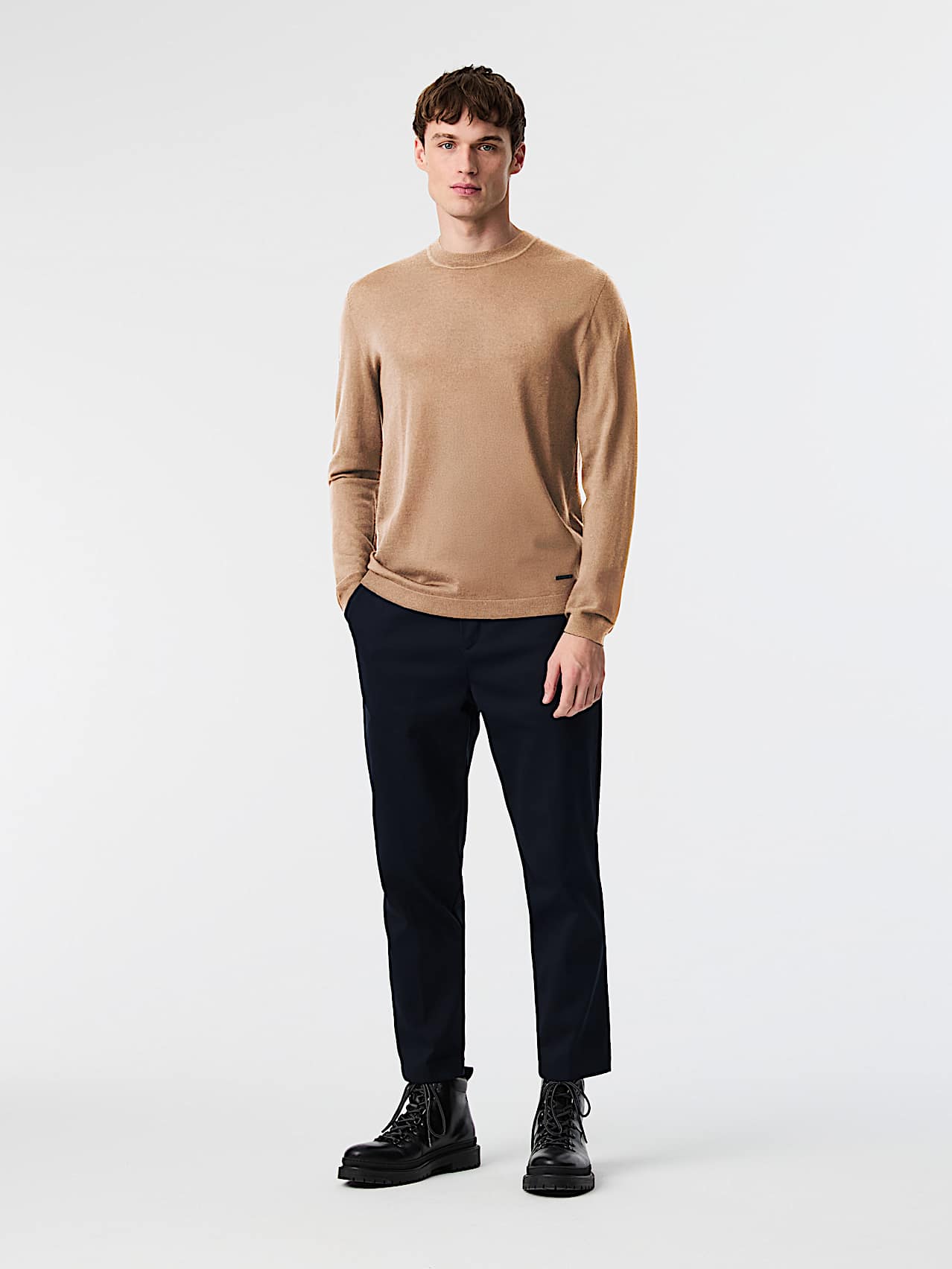 AlphaTauri | FOTON V1.Y9.02 | Jersey de lana de cuello redondo de punto 3D sin costuras in Camel for Hombre